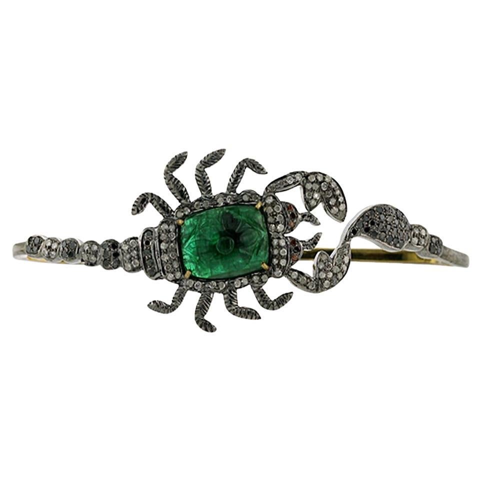 Bracelet de palmier en forme de scorpion avec pierre centrale, émeraude et diamants