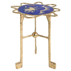 Table d'appoint Scorpio en laiton avec pierres semi-précieuses Viya de Vikram Goyal