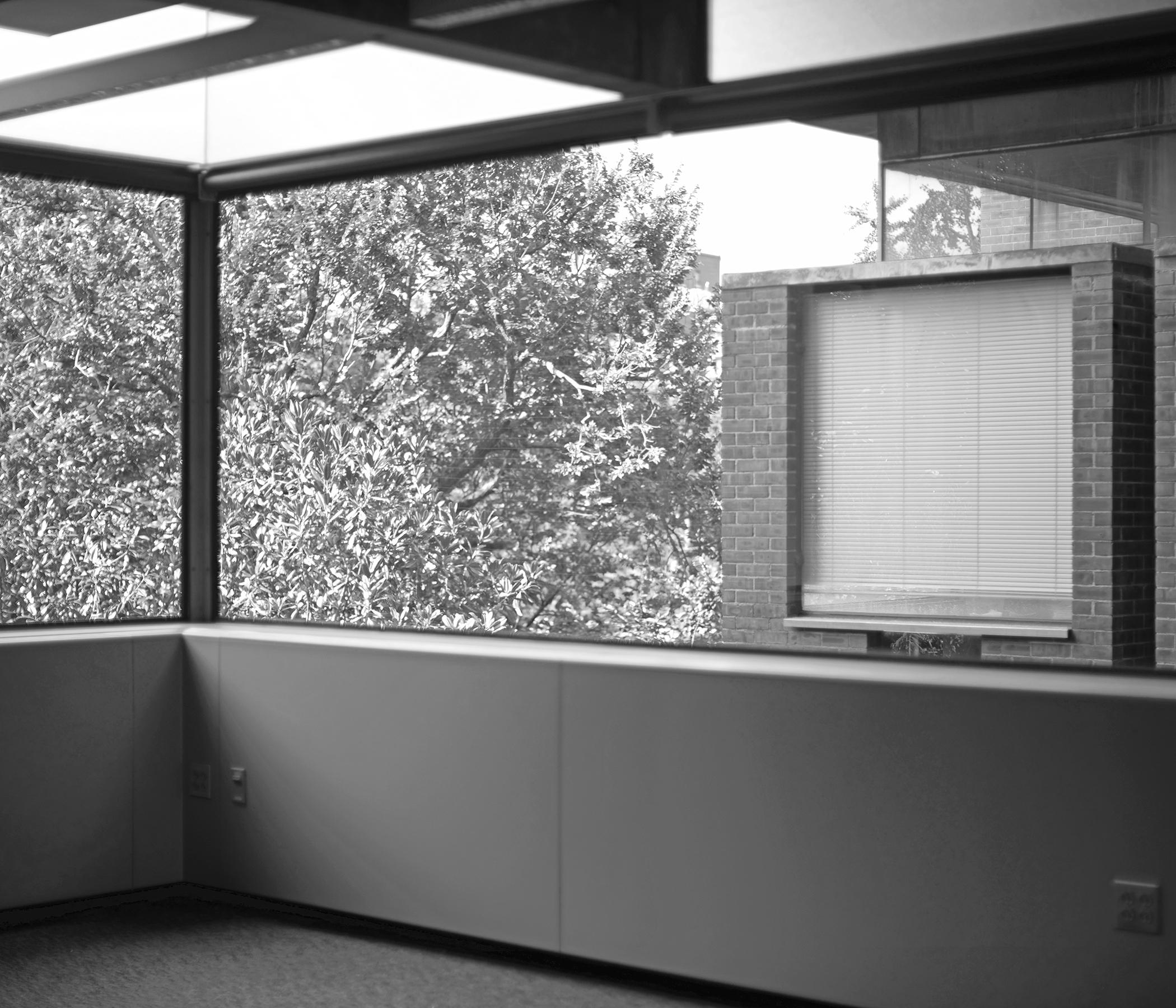 Scott Benedict (b. Sleepy Hollow, New York) is an architectural photographer based in New York. Benedict earned a Bachelor’s of Architecture from Pratt Institute in 1991 where he studied under renowned design critics Gamal El Zoghby and Raimund