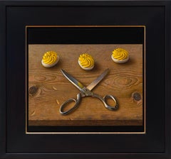 "Tijeras con huevos" (2024) De Scott Fraser, Pintura al óleo original, Huevos endiablados