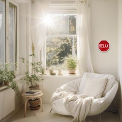 Relax II - Arte de pared motivador en forma de octágono rojo de acero inspirado en una señal de calle