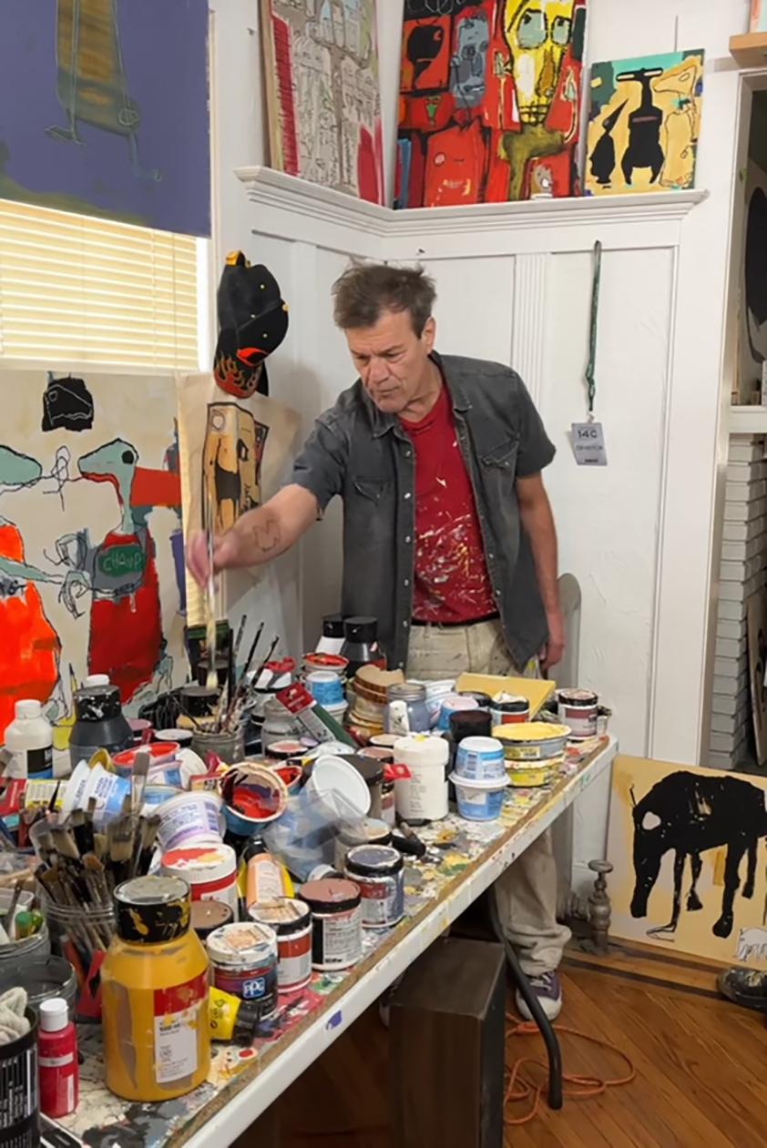 L'artista outsider Scott Harbison immagina un mondo di curiosi esseri alieni e animali mutanti dagli occhi spalancati, che navigano ingenuamente in un territorio sconosciuto. Le sue figure maliziose sono attivate da aree circostanti di colore
