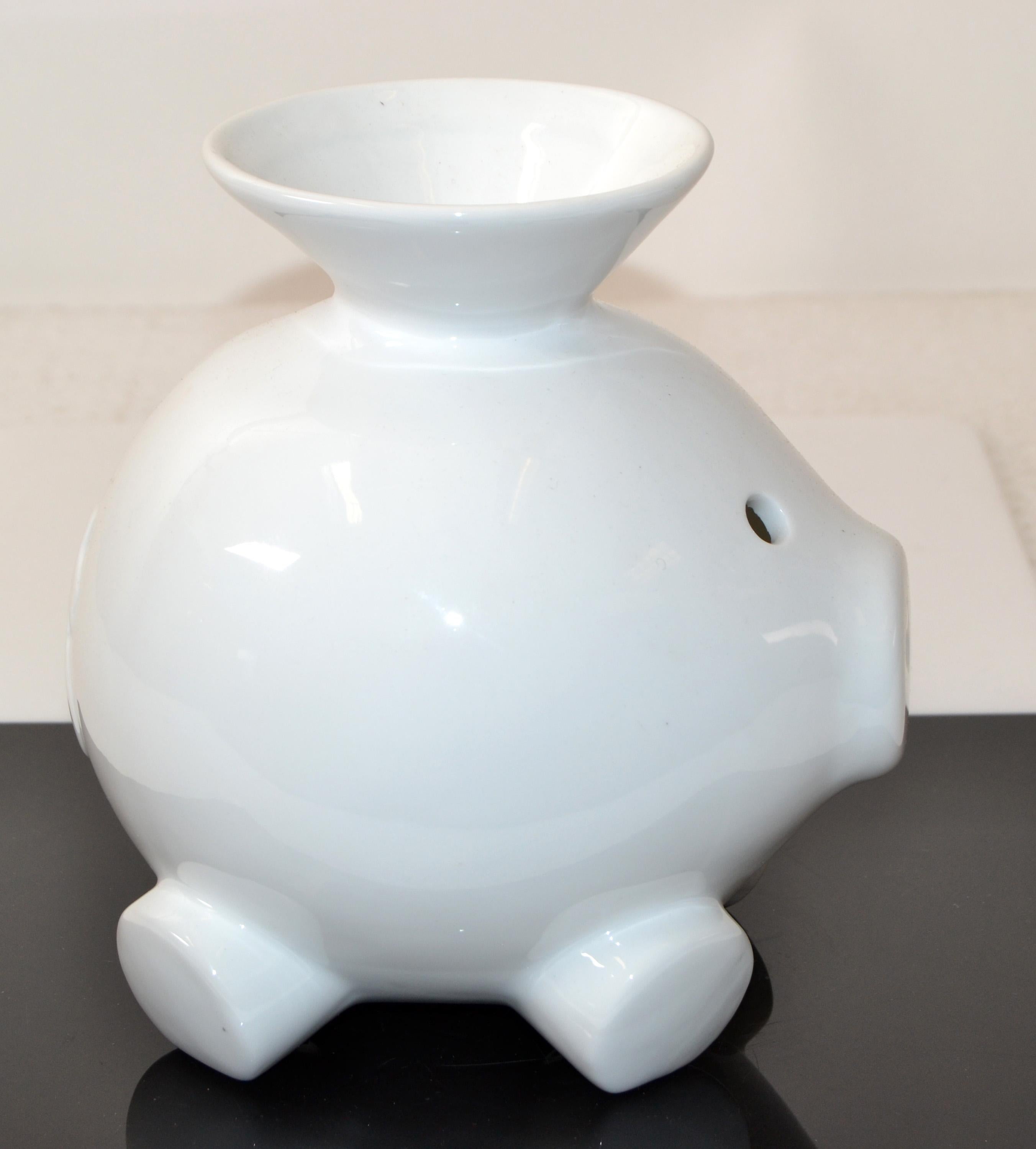 Banque Piggy en forme de porcelaine blanche en forme de porc, Scott Henderson Design pour Mint Inc., 1980 Bon état - En vente à Miami, FL