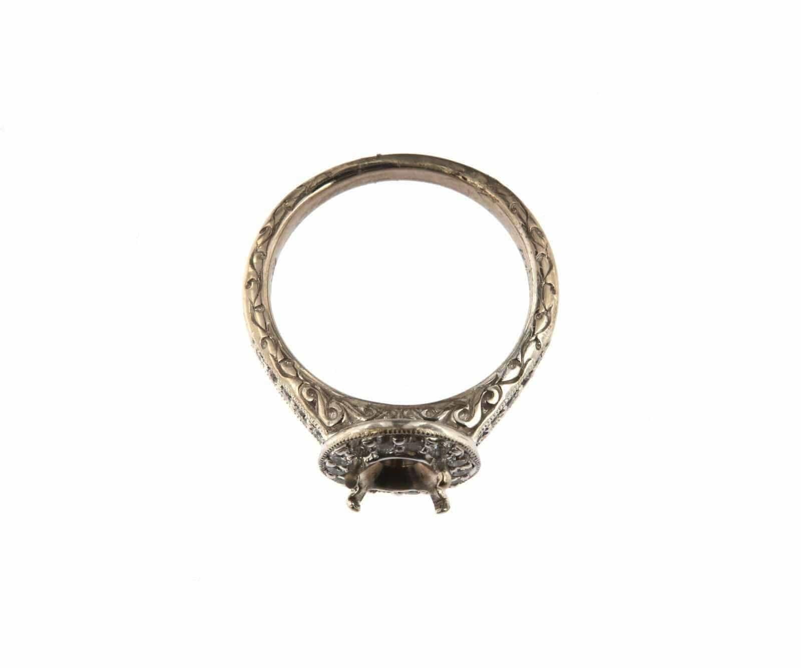 Scott Kay Diamant Halo Semi Mount Ring in 19K/Platin

Scott Kay Diamant-Halbschale Ring
19K Weißgold
800 Platin
Diamant-Akzent Gesamtgewicht: Ca. 0,35 CTW
Ringgröße: 6.5 (US)
Gewicht: Ca. 6,7 Gramm
Gestempelt: ScottKay, 19K800

Zustand:
Angeboten
