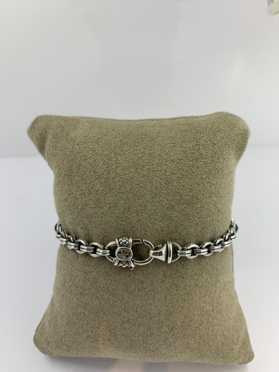Scott Kay Silver Bracelet
1 row silver bracelet with green iolite
SKS-10269