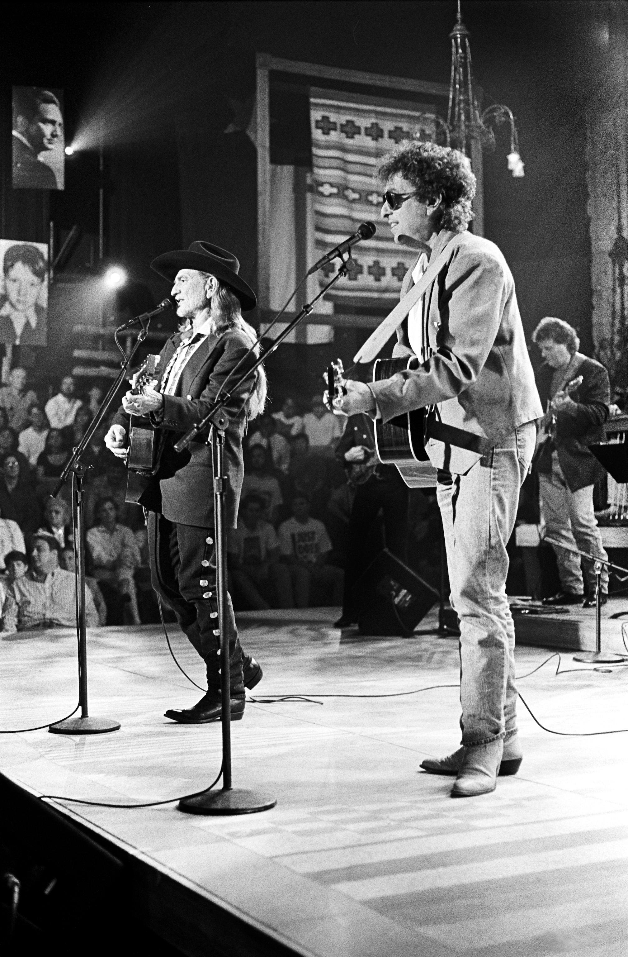 Scott Newton Portrait Photograph - Willie Nelson and Bob Dylan 