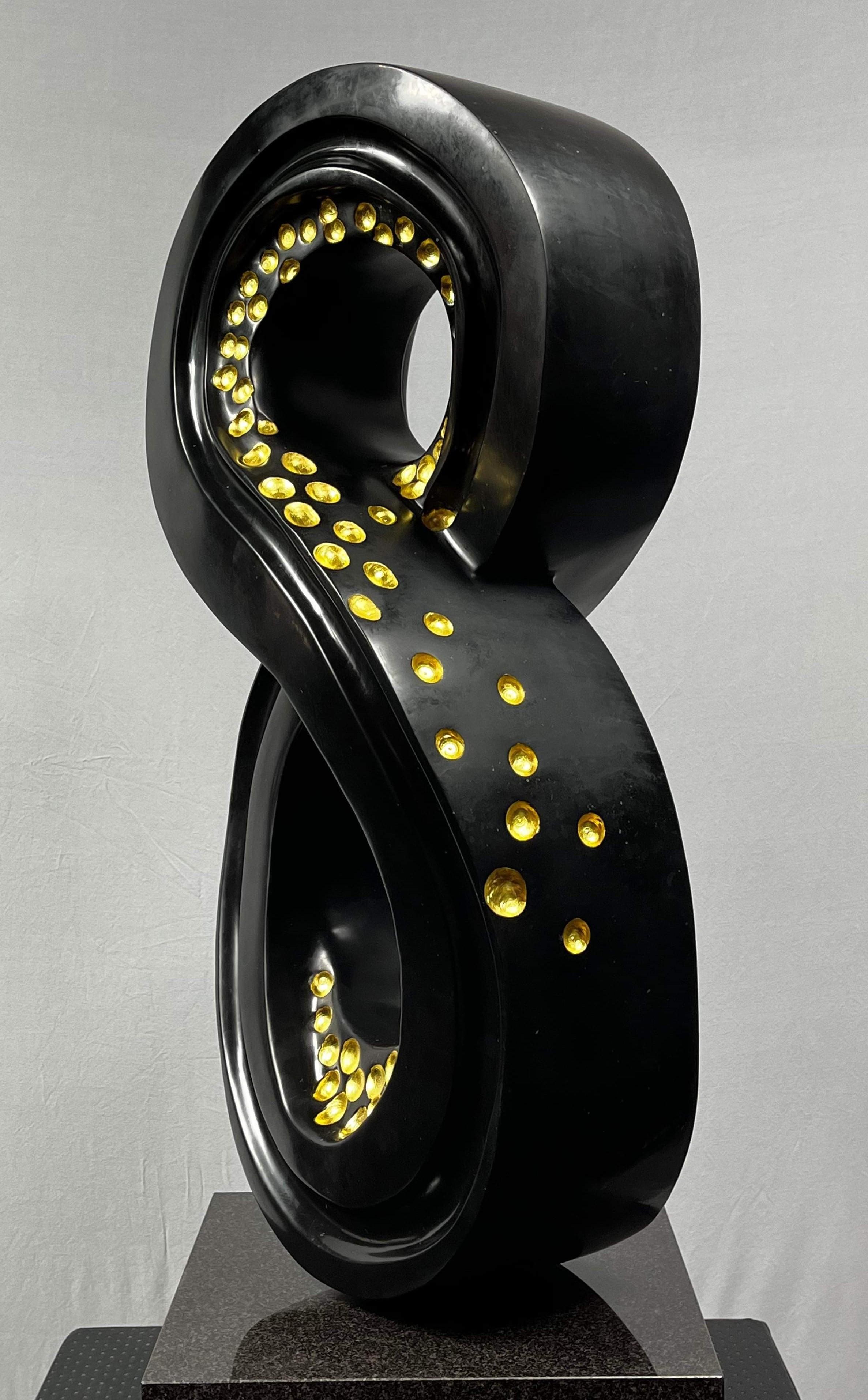 Lucky 8 - Contemporary Sculpture by Scott P. Gentry