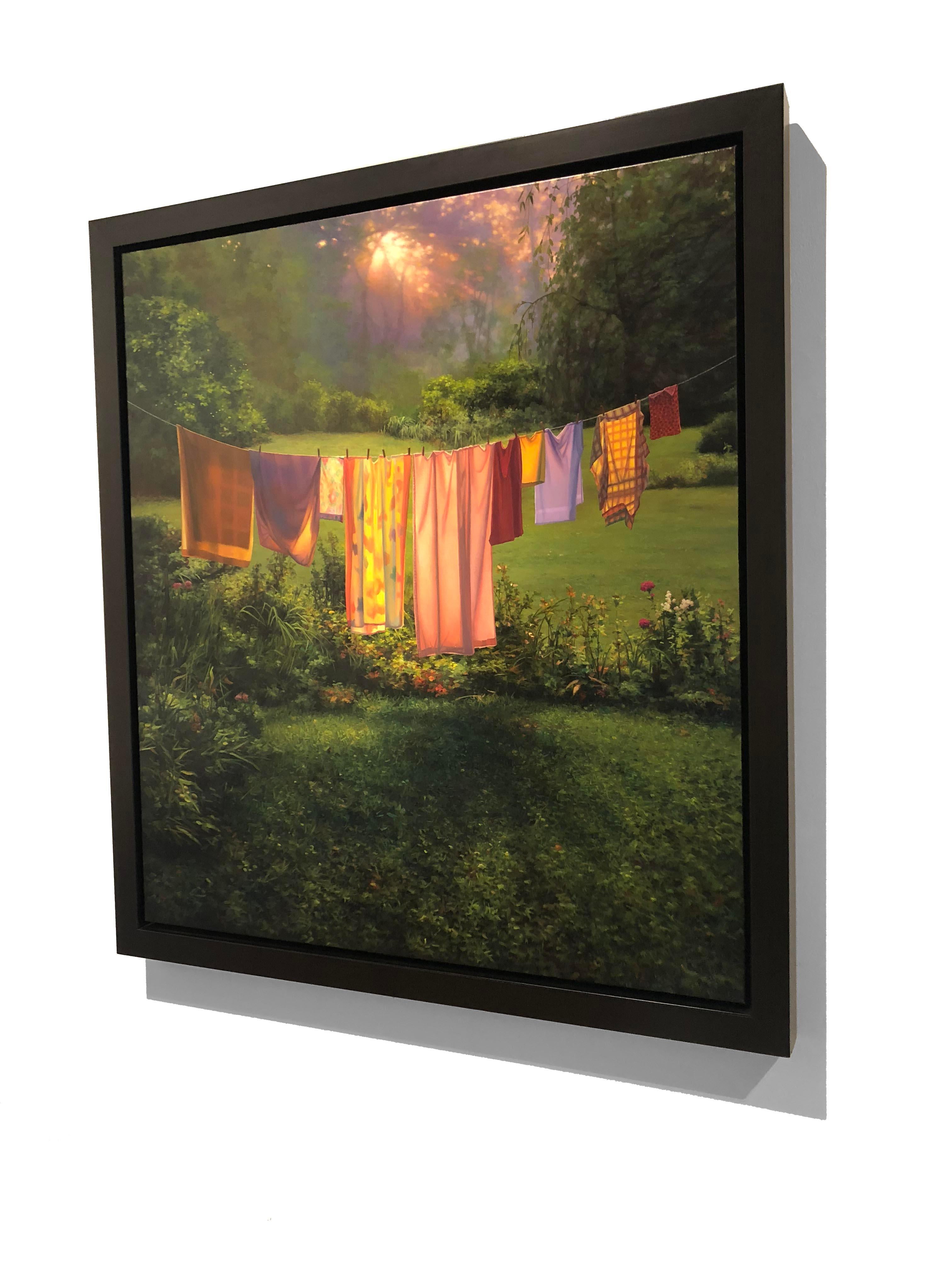 Fotorealistische Landschaft mit Grün, „Laundry at Sunrise“, Öl auf Leinen (Schwarz), Landscape Painting, von Scott Prior