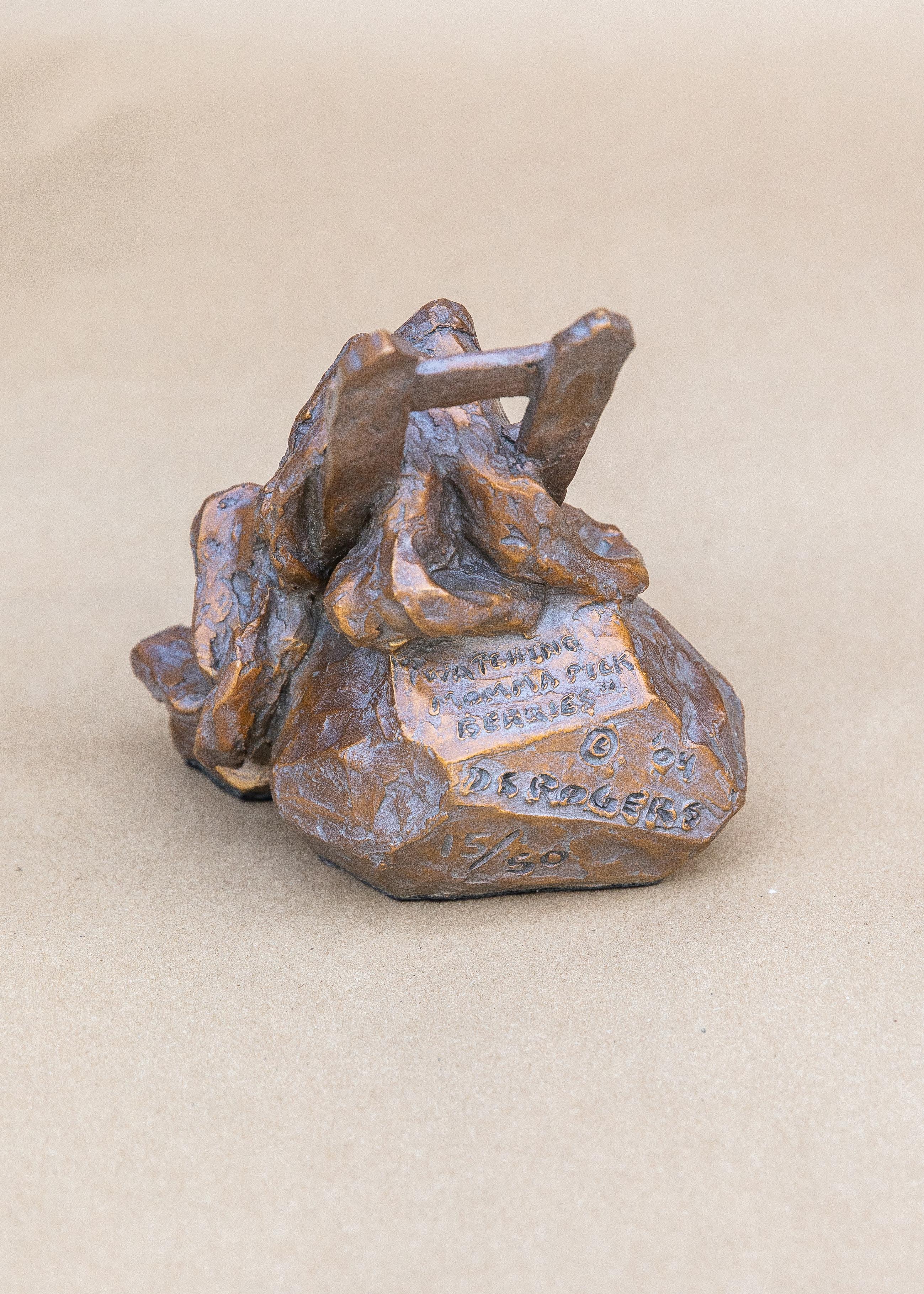 Escultura de bronce firmada/grabada por el Artista en la base de bronce con un número de edición.
15/50