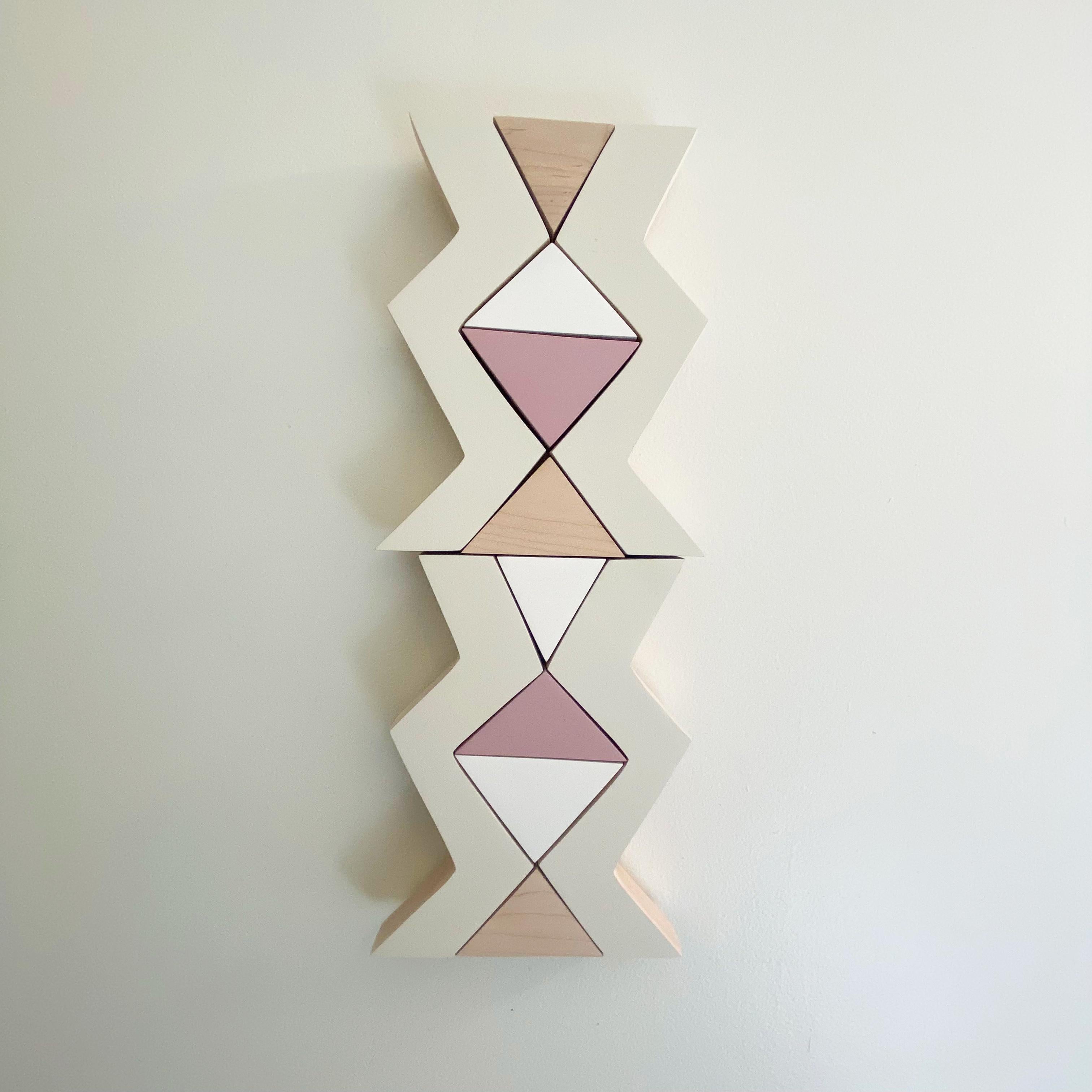 Kunstwerk aus Acryl auf massivem Ahornholz, matte Klarlackierung.

Die Serie Small Pop besteht aus minimalistischen Wandskulpturen aus Holz, die klein und blockig sind und leuchtende, gesättigte Farben aufweisen. Die Stücke wurden von meiner