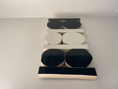 Scultura contemporanea americana di Scott Troxel - Navy White