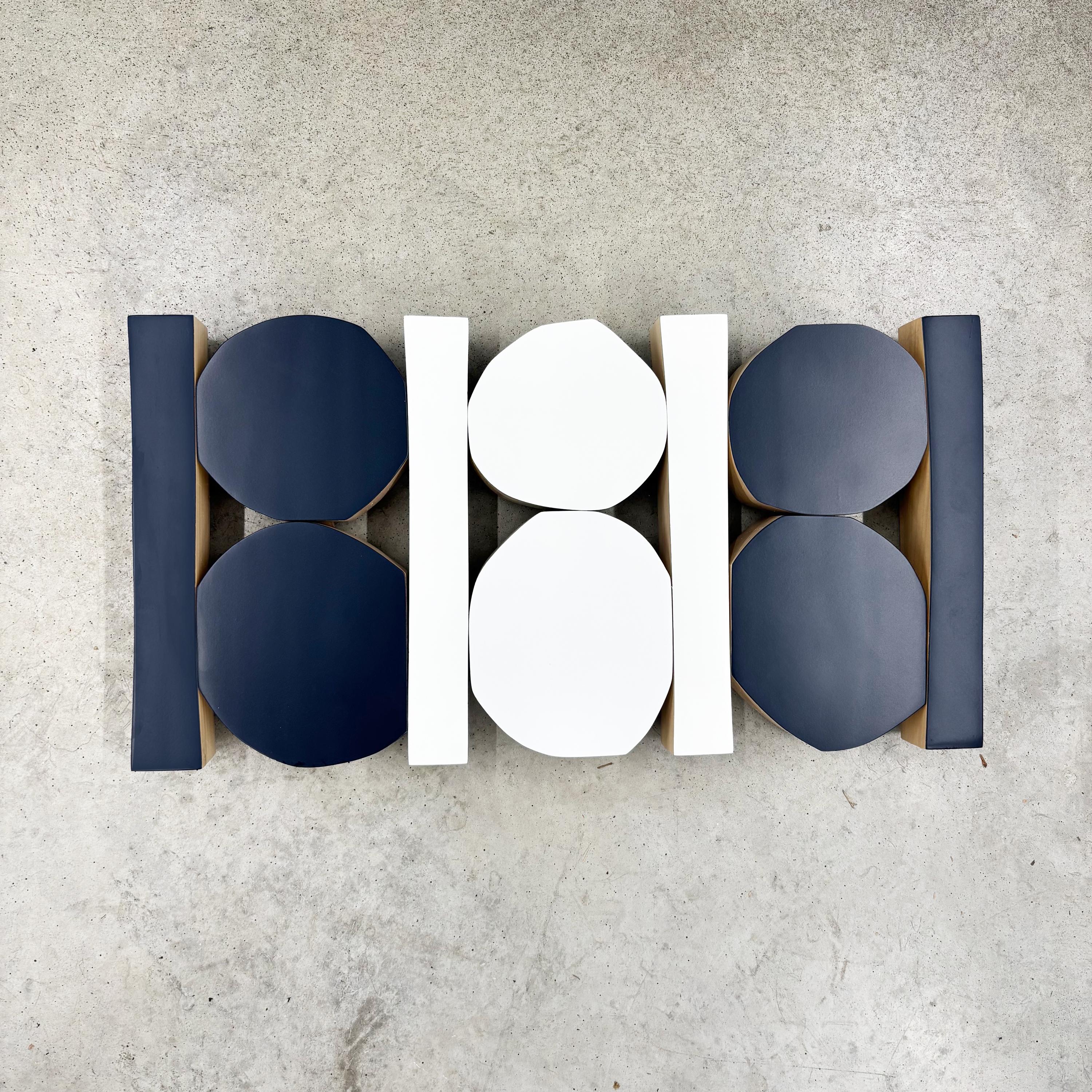 Scultura AM Contemporary di Scott Troxel - NavyWhite in vendita 4