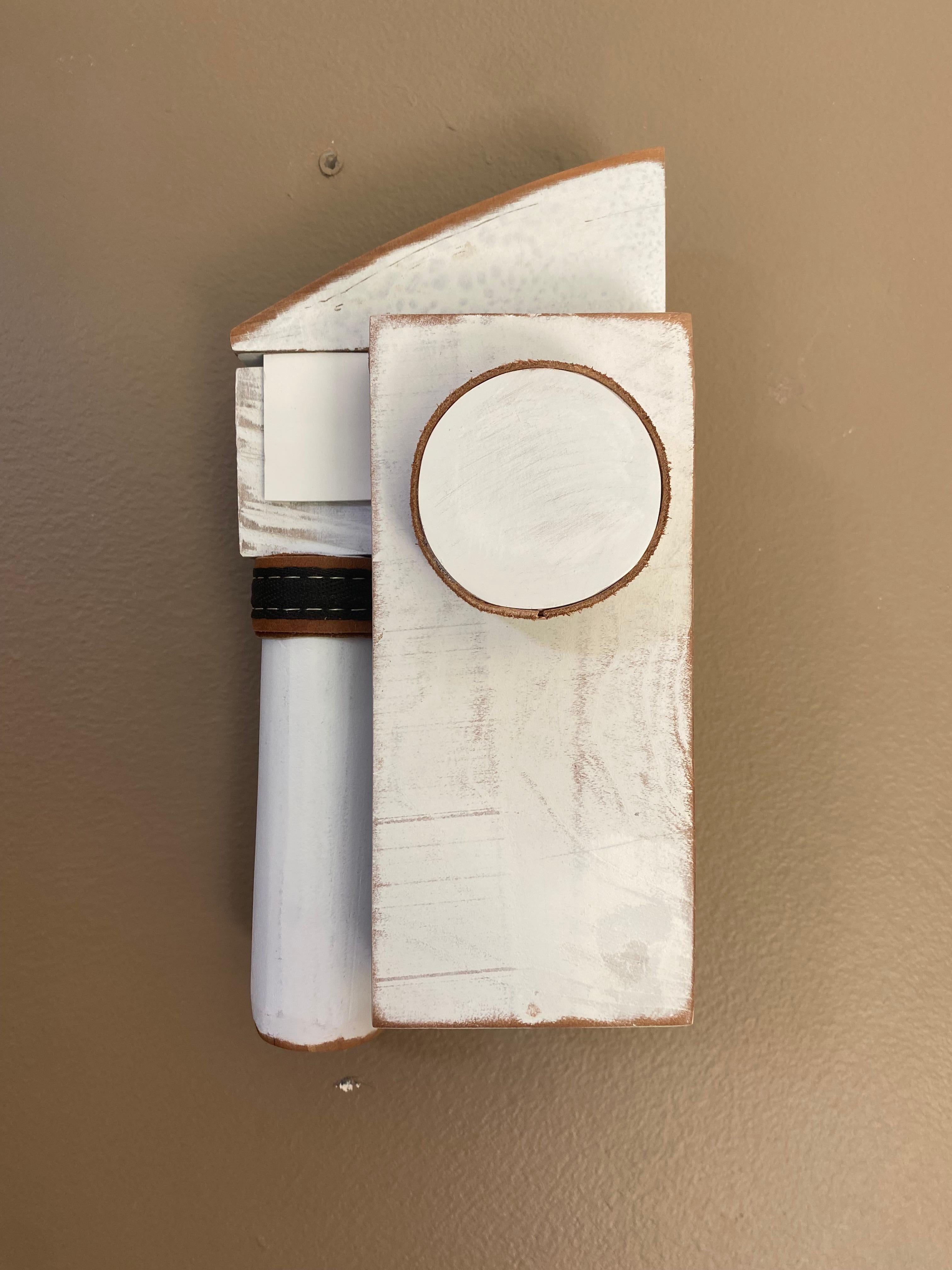 Sculpture contemporaine américaine de Scott Troxel - This Is Not A Phone en vente 9