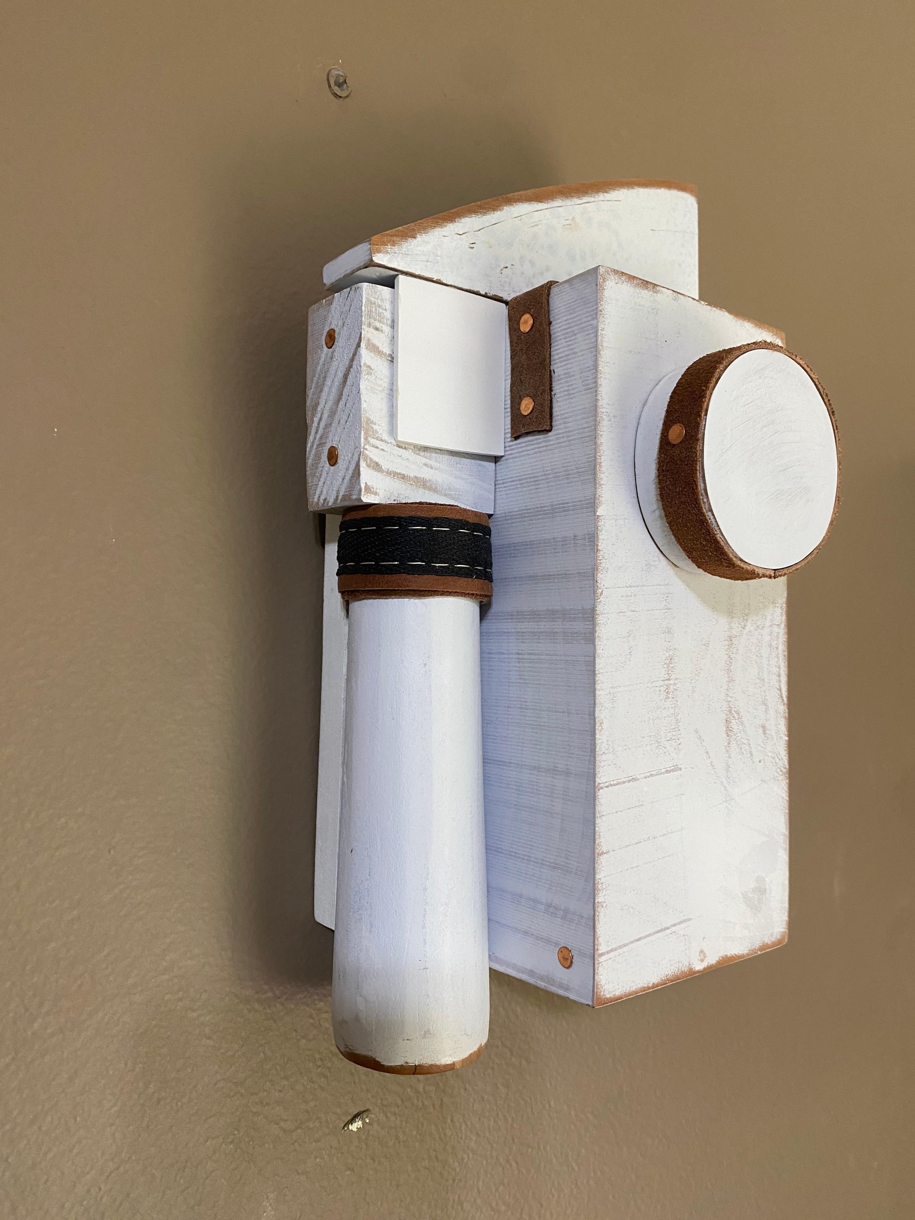 Sculpture contemporaine américaine de Scott Troxel - This Is Not A Phone en vente 8