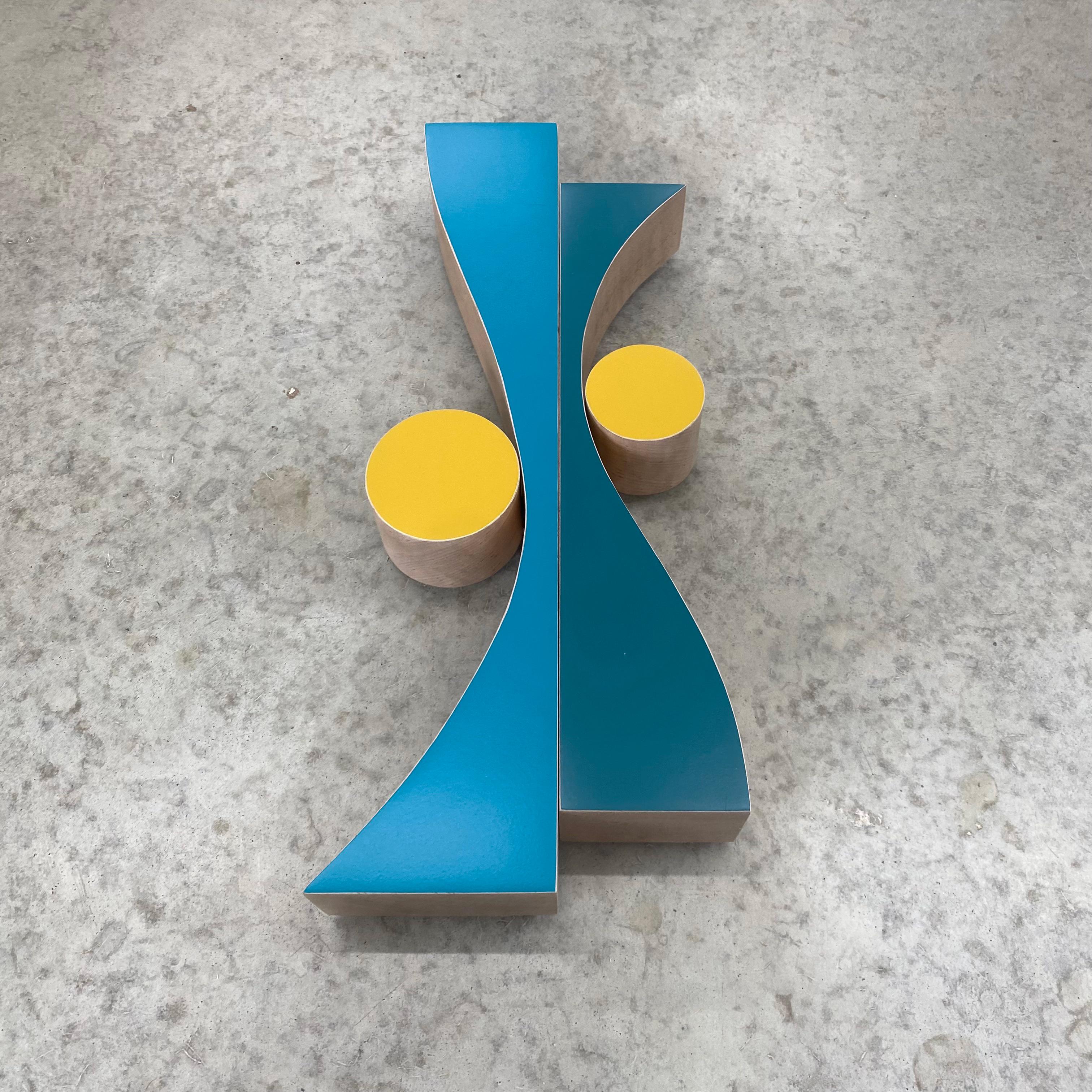 Scultura AM Contemporary di Scott Troxel - Giallo ondulato in vendita 2