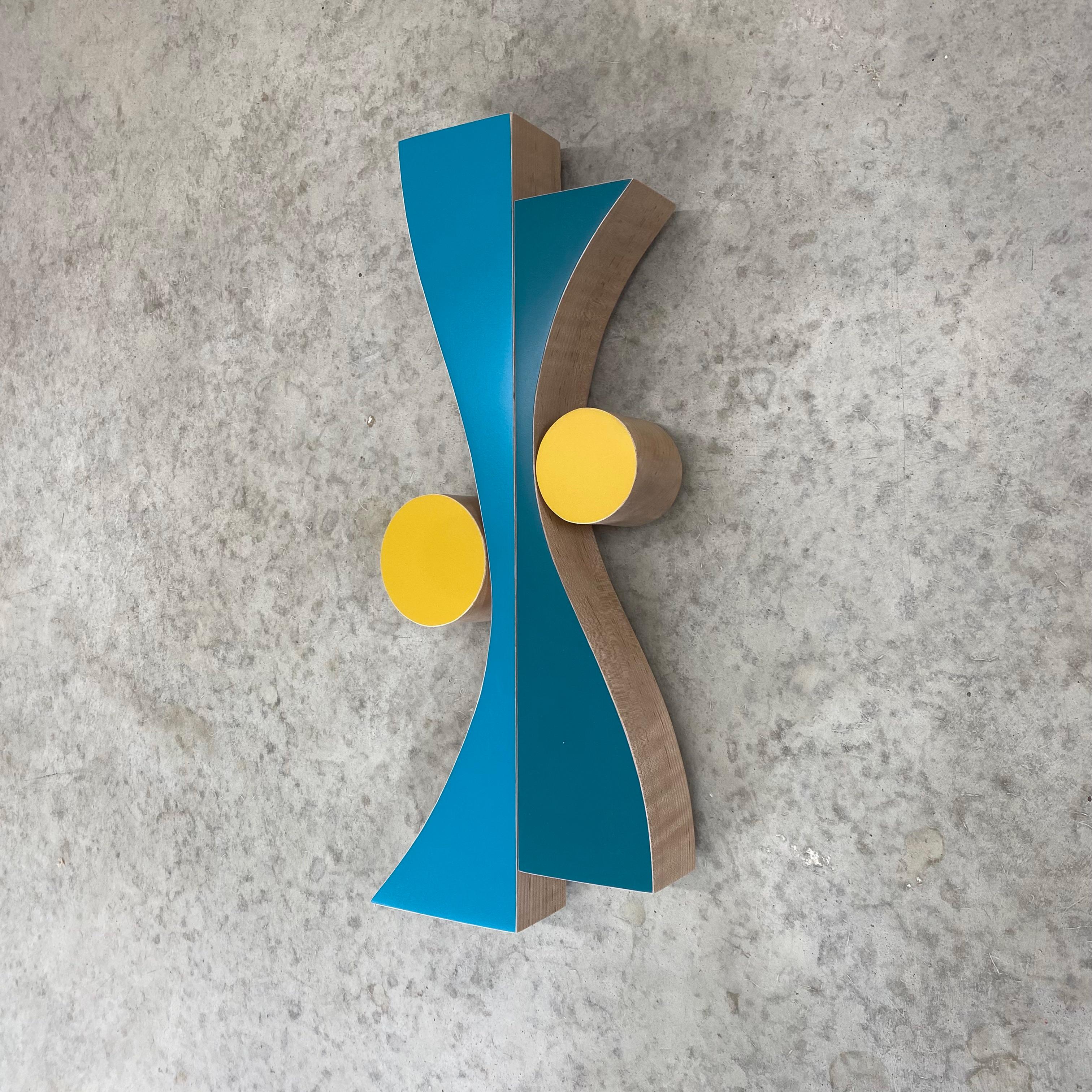 Scultura AM Contemporary di Scott Troxel - Giallo ondulato in vendita 5