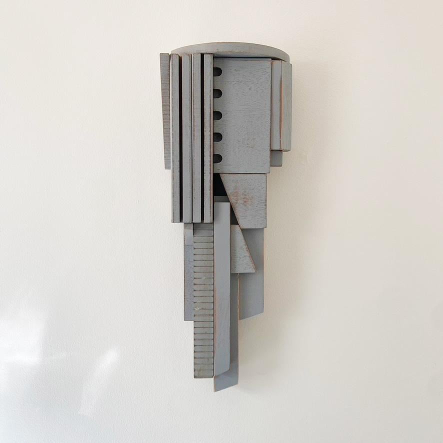 "Balken" Escultura de pared-madera, gris, brutalismo, arquitectónico, edificio, mcm