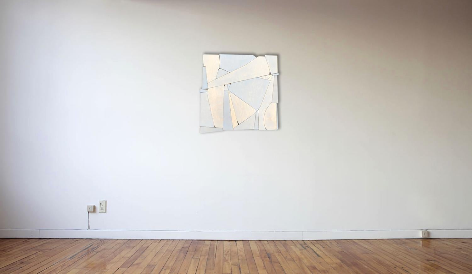 Rollkragenpullover II (moderne abstrakte Wandskulptur mit minimalem geometrischem Design in neutralen Farbtönen) (Braun), Abstract Sculpture, von Scott Troxel