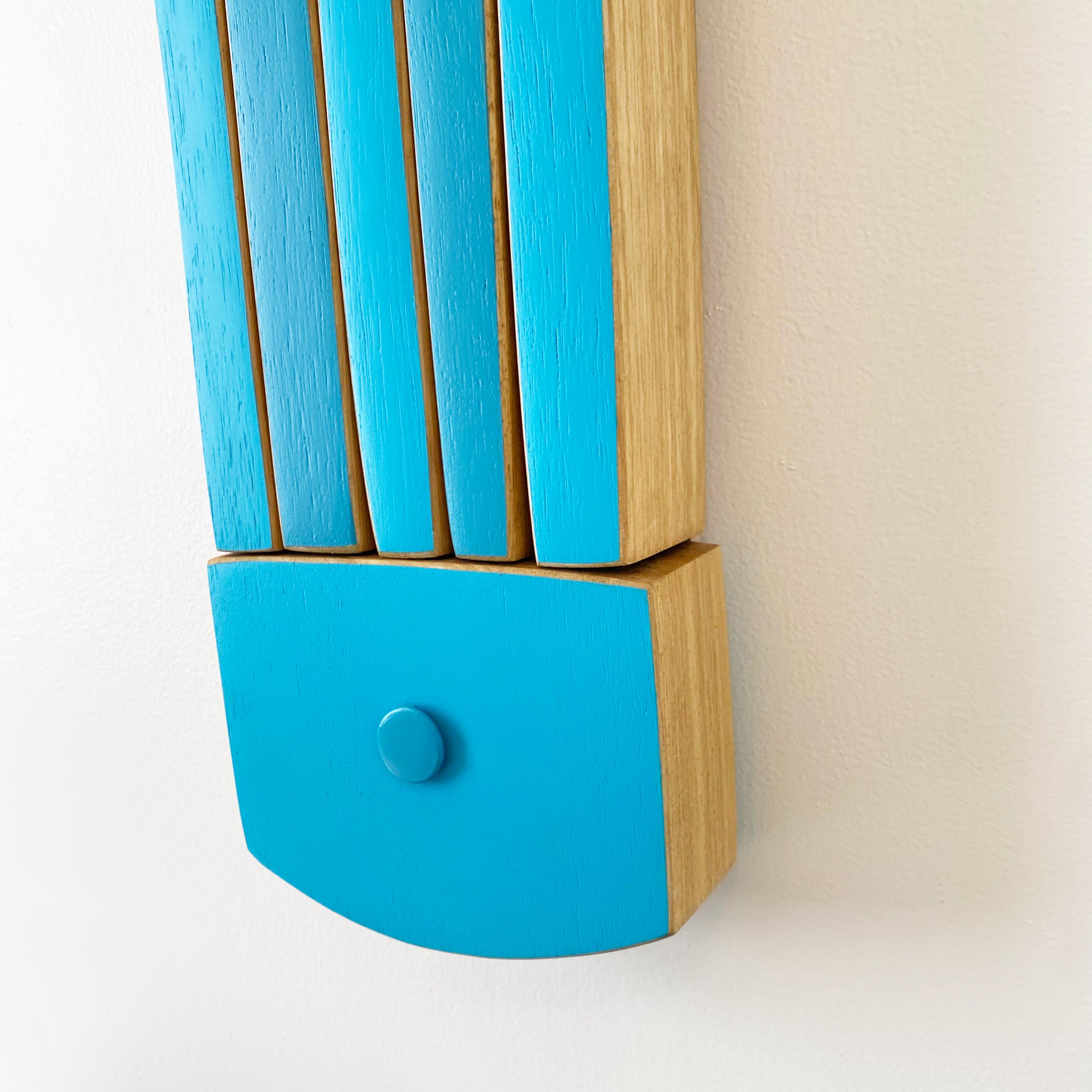 „Button“ Wandskulptur aus Holz, Blau, Minimalismus, Mid-Century Modern, Cyan, Modern im Angebot 1