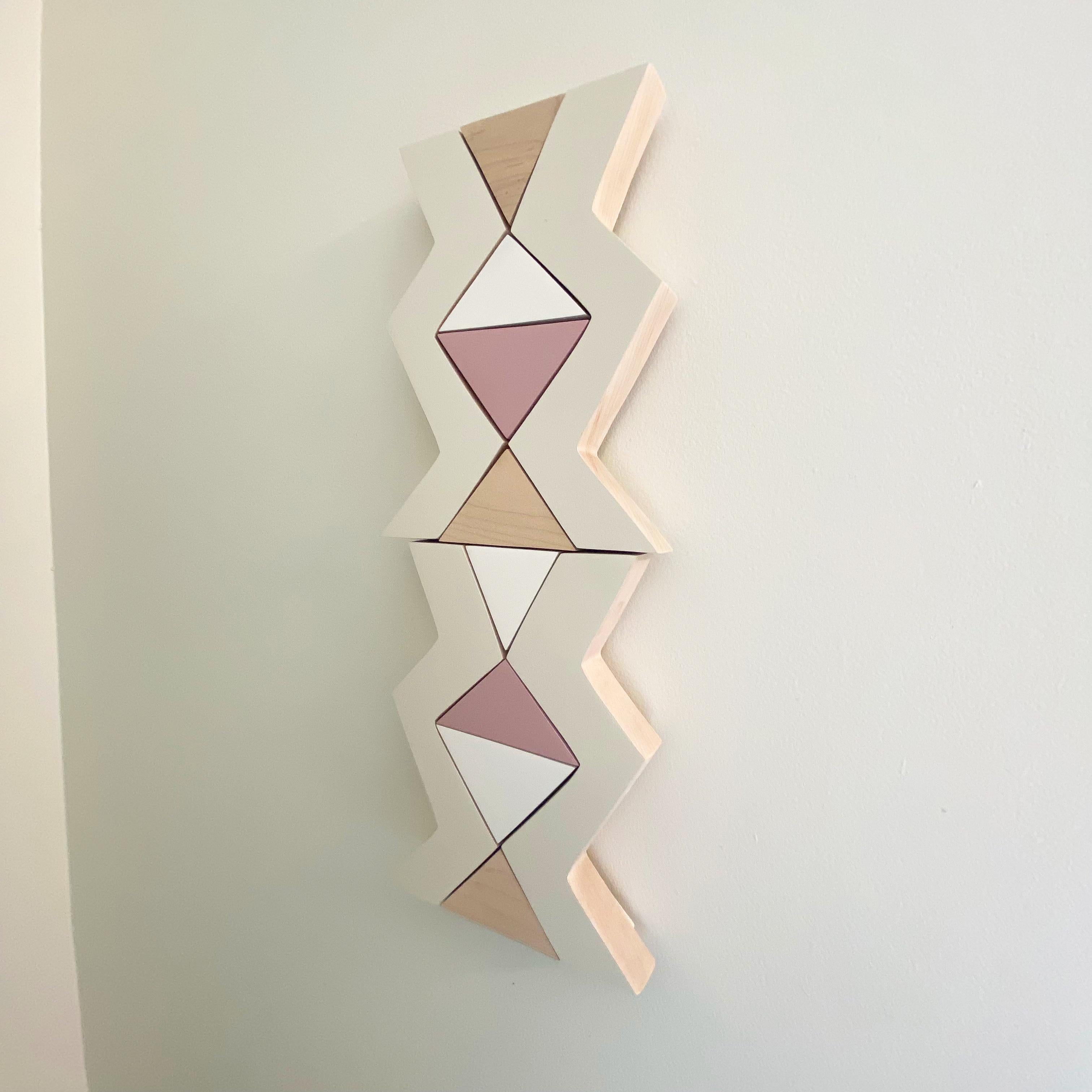„Dusty Pink“ Wandskulptur Mid-Century Modern, rosa, hellbraun, weiß, cremefarben, boho (Moderne), Sculpture, von Scott Troxel