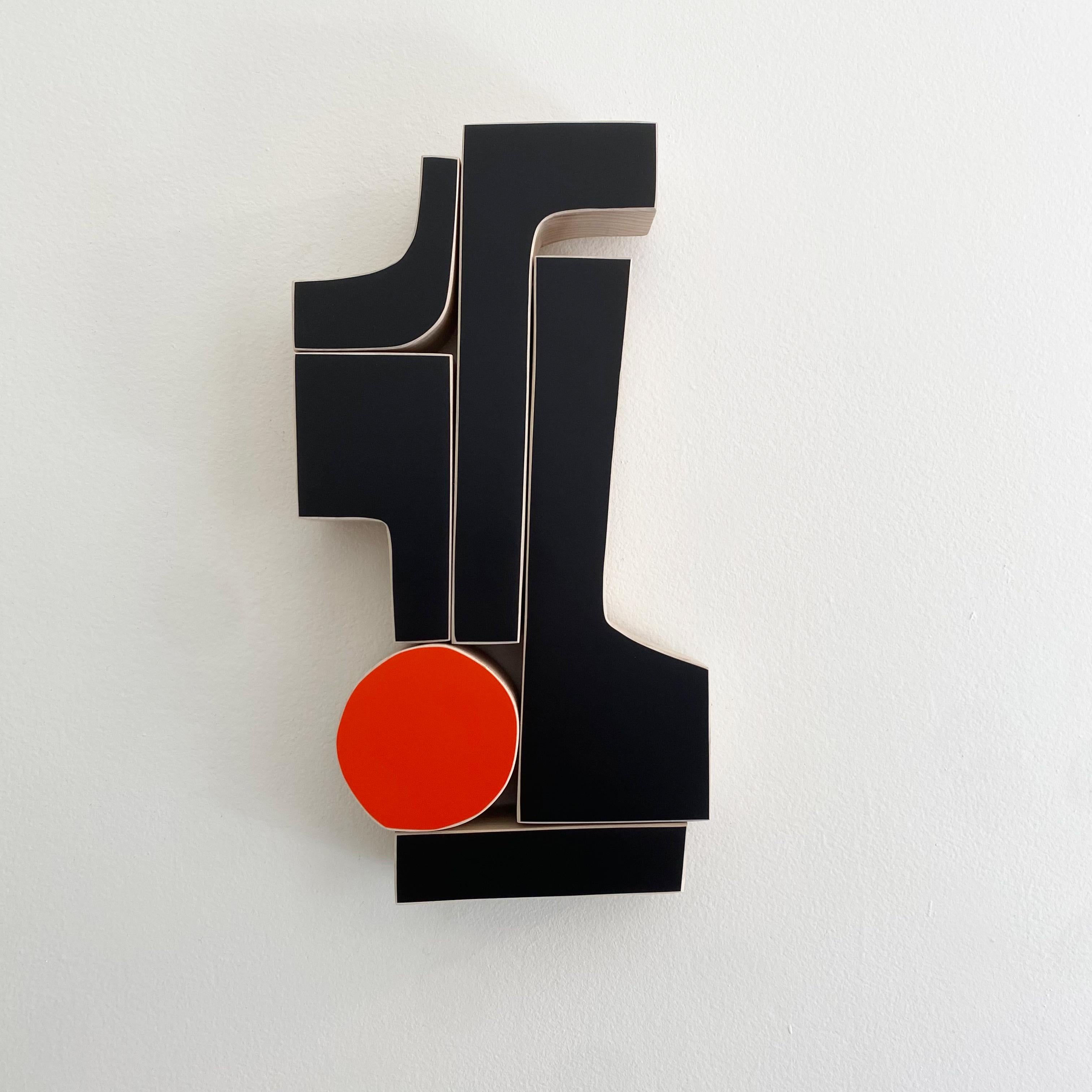 Scott Troxel Abstract Sculpture – Wandskulptur "Ellenbogen" Moderne, Monochrom, Modernität, Bauhaus