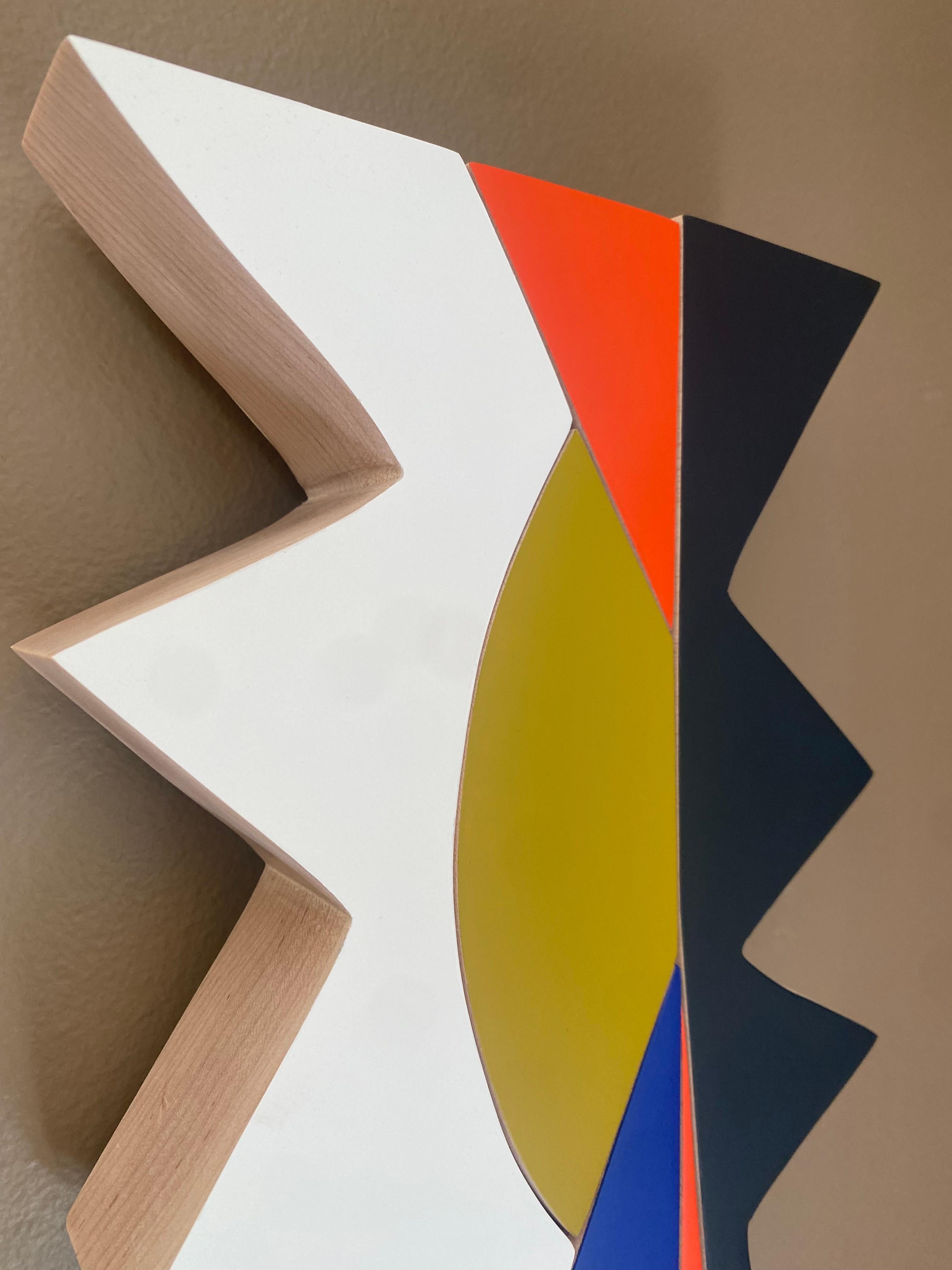 Sculpture murale moderne du milieu du siècle dernier, géométrique, bleu marine, bois en vente 1