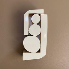 „GumBalls“ Wandskulptur – weiß, Mid-Century Modern, Minimalismus, monochrom