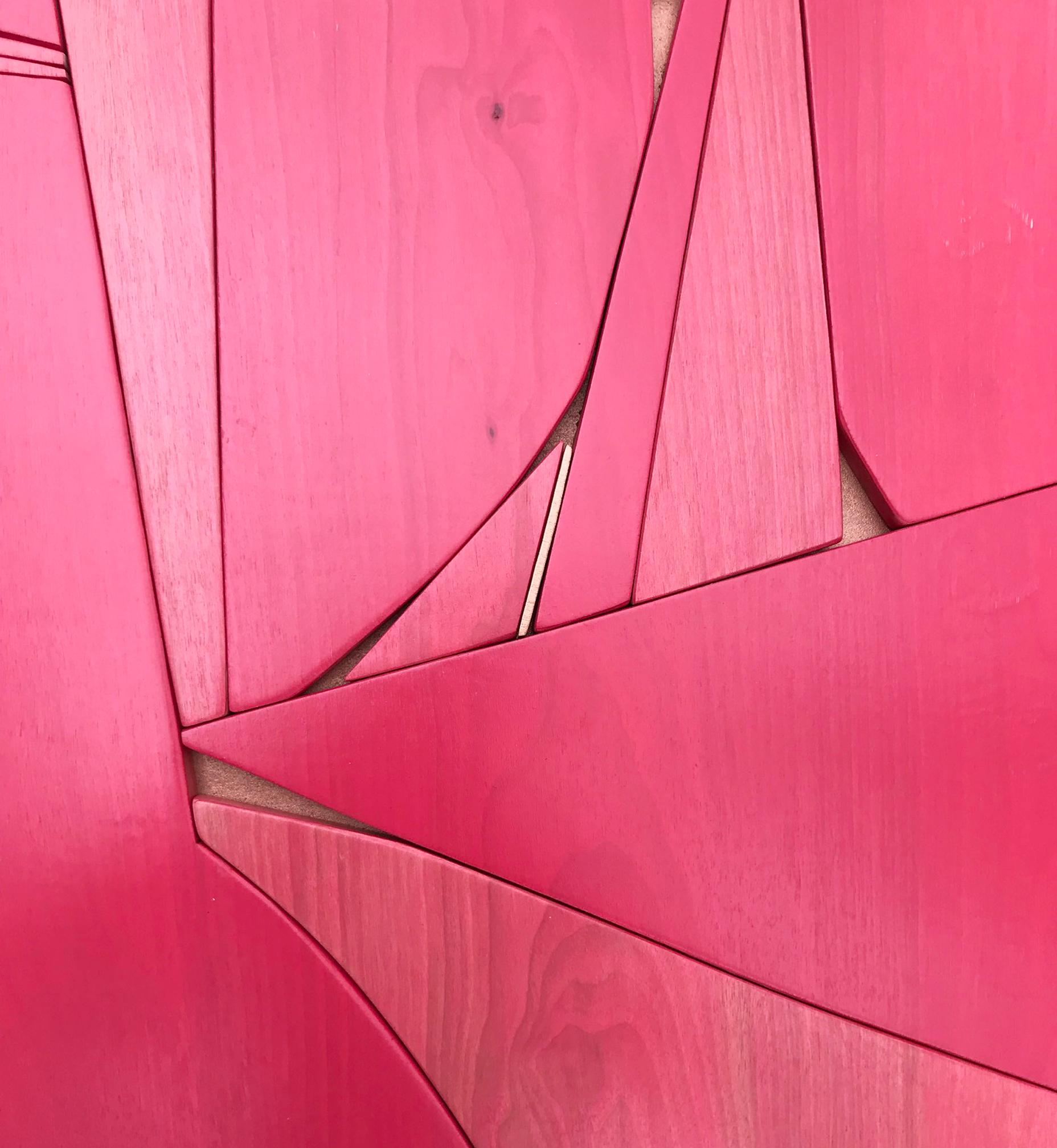 Lippenstiftrote (moderne abstrakte Wandskulptur im minimalistischen geometrischen Design aus rotem Holz) – Sculpture von Scott Troxel