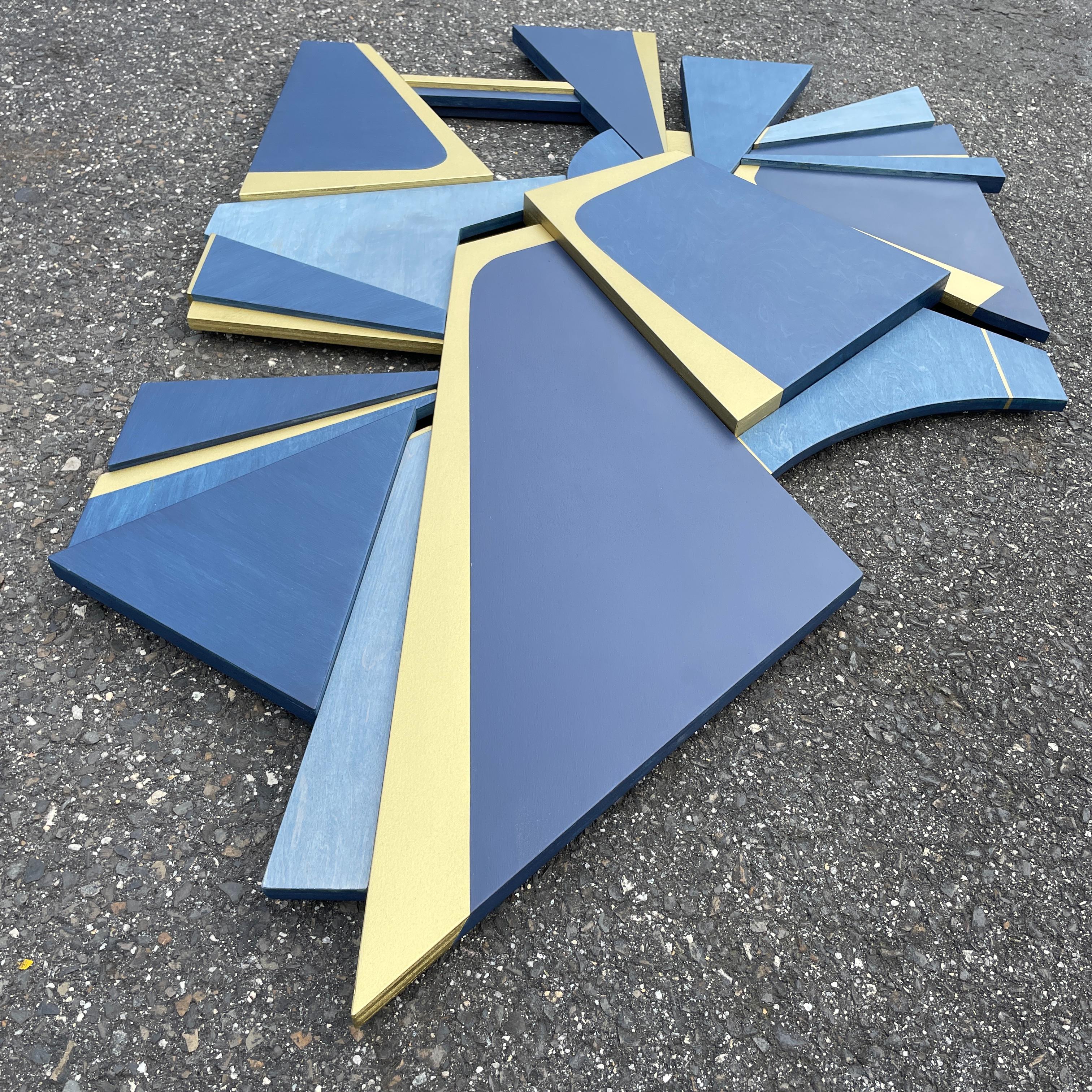 NOTE : Il s'agit d'une pièce de commande, réalisée d'après l'original.  Il peut être commandé dans des dimensions personnalisées.  Prévoir un délai de 3 à 4 semaines plus les frais de port.

Modulus est une étonnante sculpture murale inspirée de la