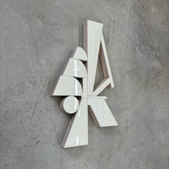 "Navarro" Escultura de pared-madera, minimalismo, moderno de mediados de siglo, blanco, monocromo