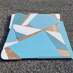 Escultura mural de madera "Alondra" - azul, blanco, modernista, moderno, mediados de siglo