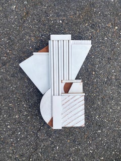 Scultura da parete "Spomenik" geometrica, brutalismo, architettonica, legno, bianco