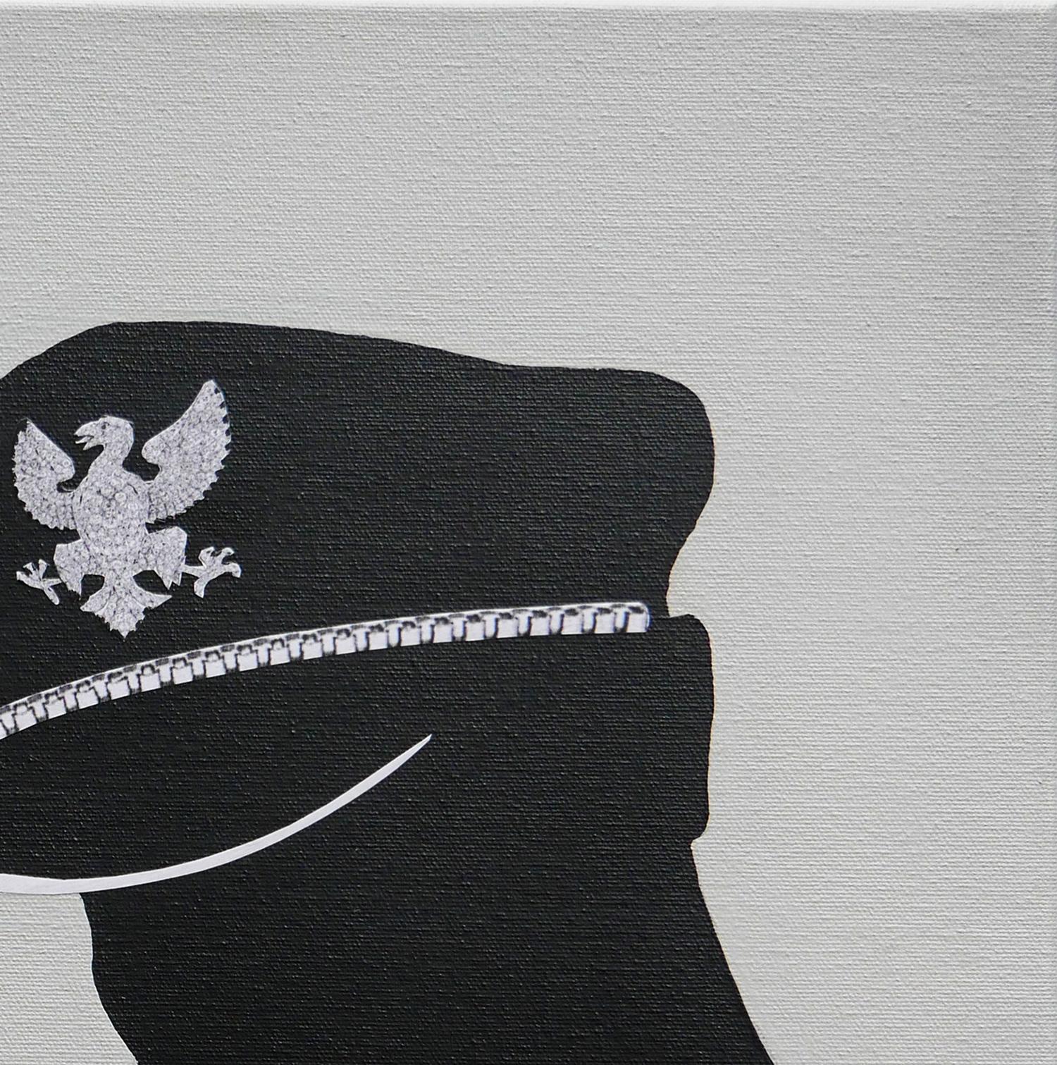 Graue, schwarze und weiße abstrakte zeitgenössische figurative Malerei des Künstlers Scott Woodard aus Houston, TX. Das Gemälde zeigt die Silhouette eines Mannes, der einen Polizeihut trägt und eine Zigarette raucht. Signiert vom Künstler unten