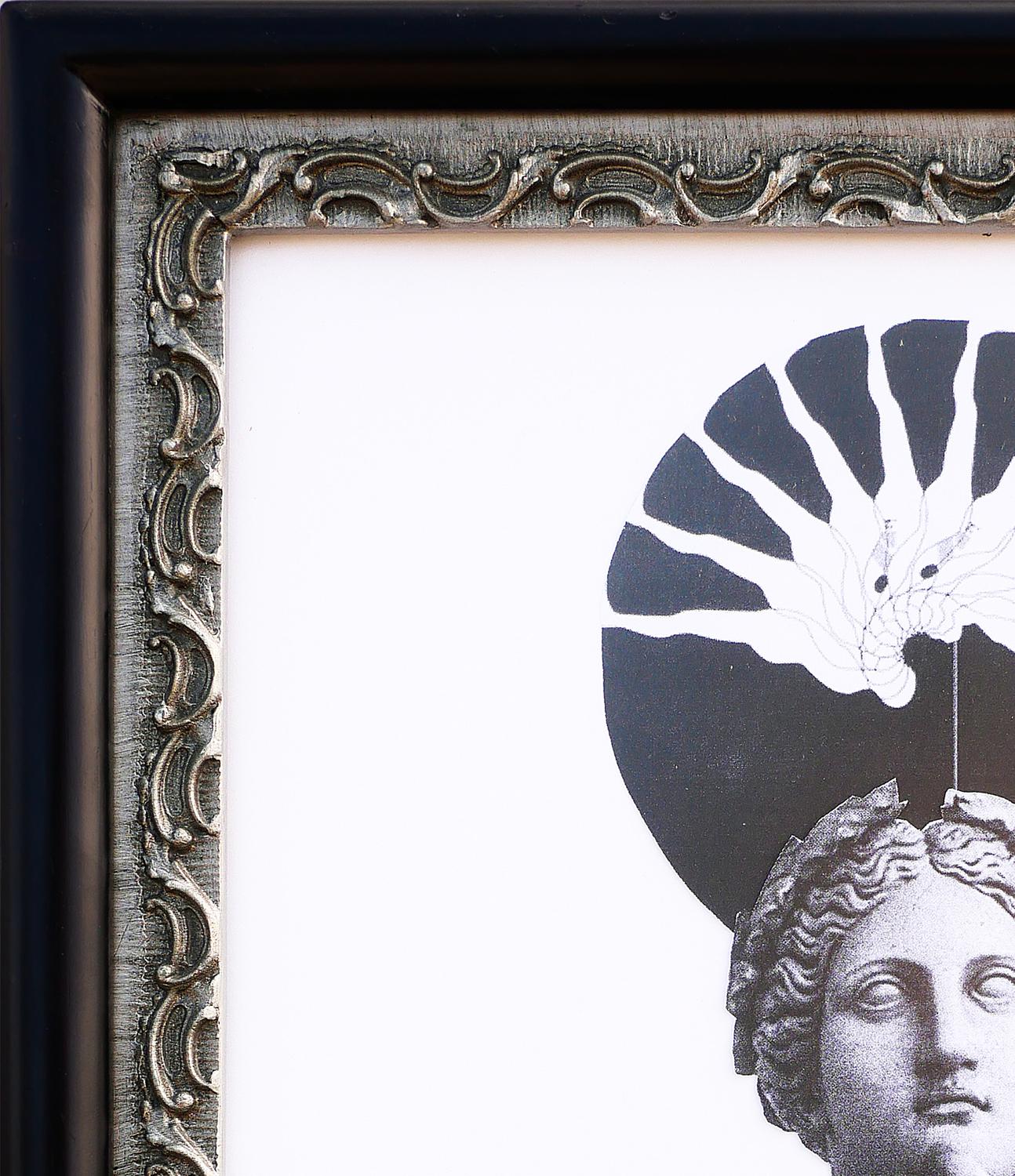 Hmmmm - Collage de médias mixtes abstraits et surréalistes contemporains noir et blanc - Surréalisme Painting par Scott Woodard