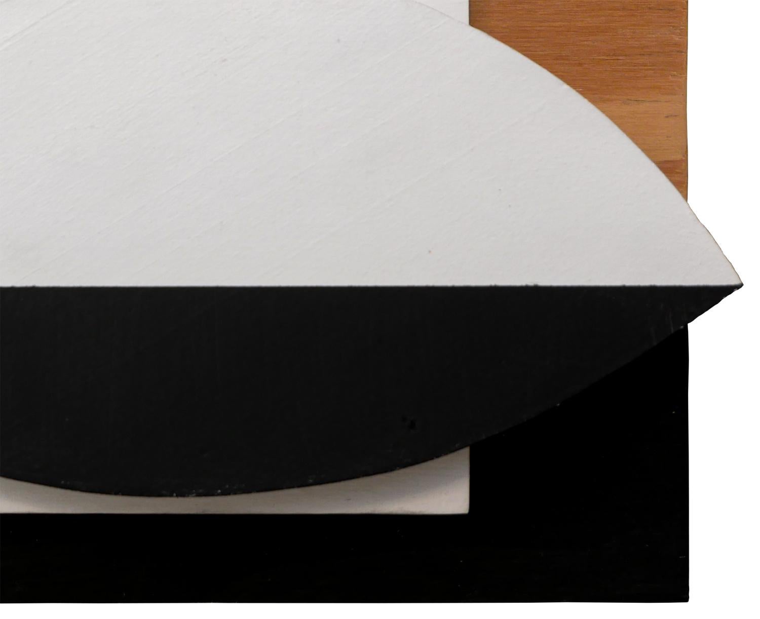 „Minimal Schwarz-Weiß 3“ Geometrische abstrakte minimalistische Holzskulptur im Angebot 2