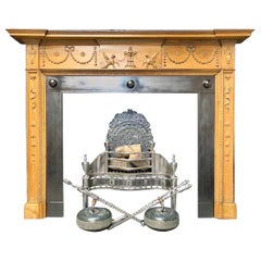 Scottish 19th Century Georgian geschnitzt Kiefer Kamin Surround.