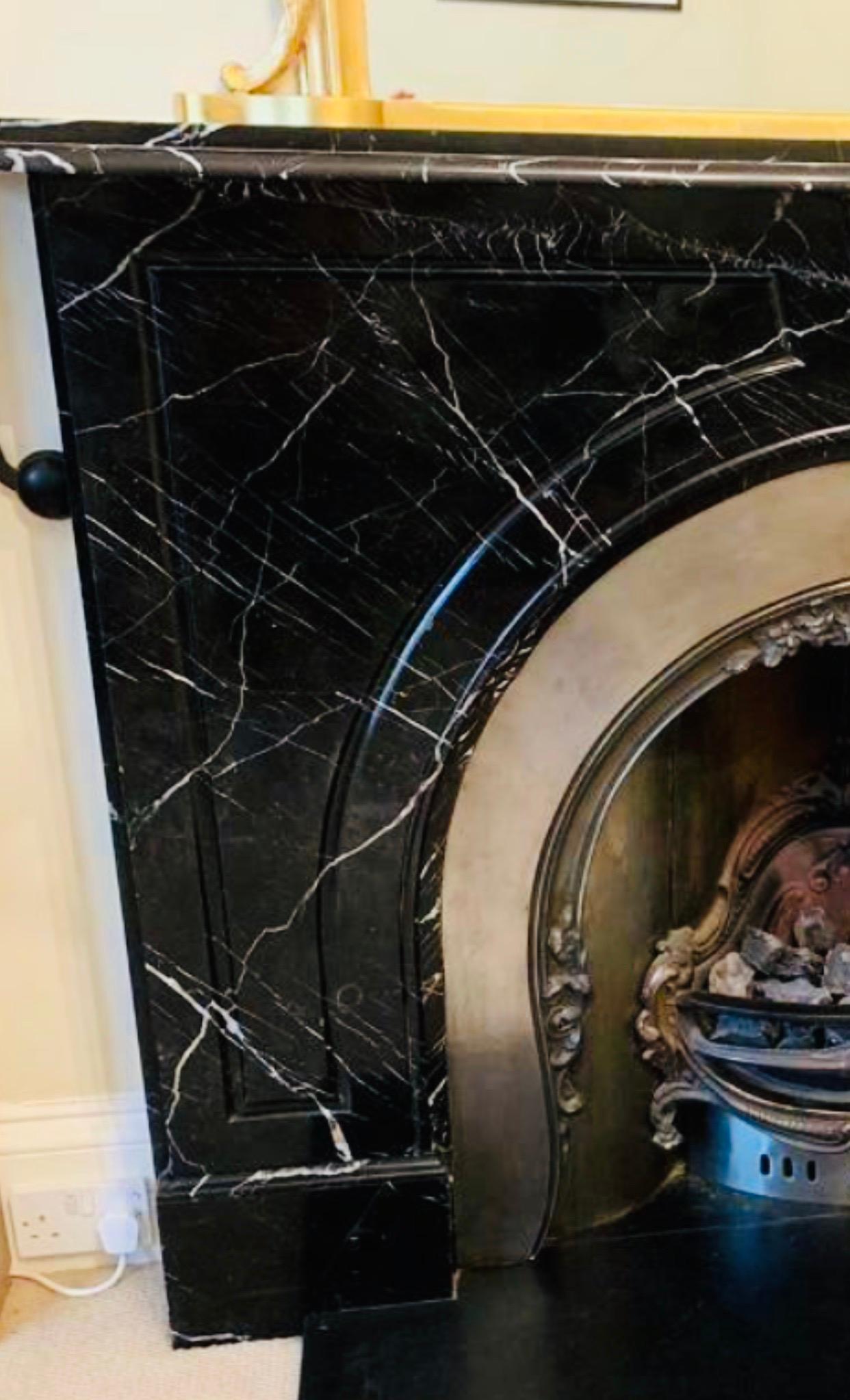 Scottish 19th Century Victorian Arched Black Marble Fireplace Surround In Good Condition In Edinburgh, GB