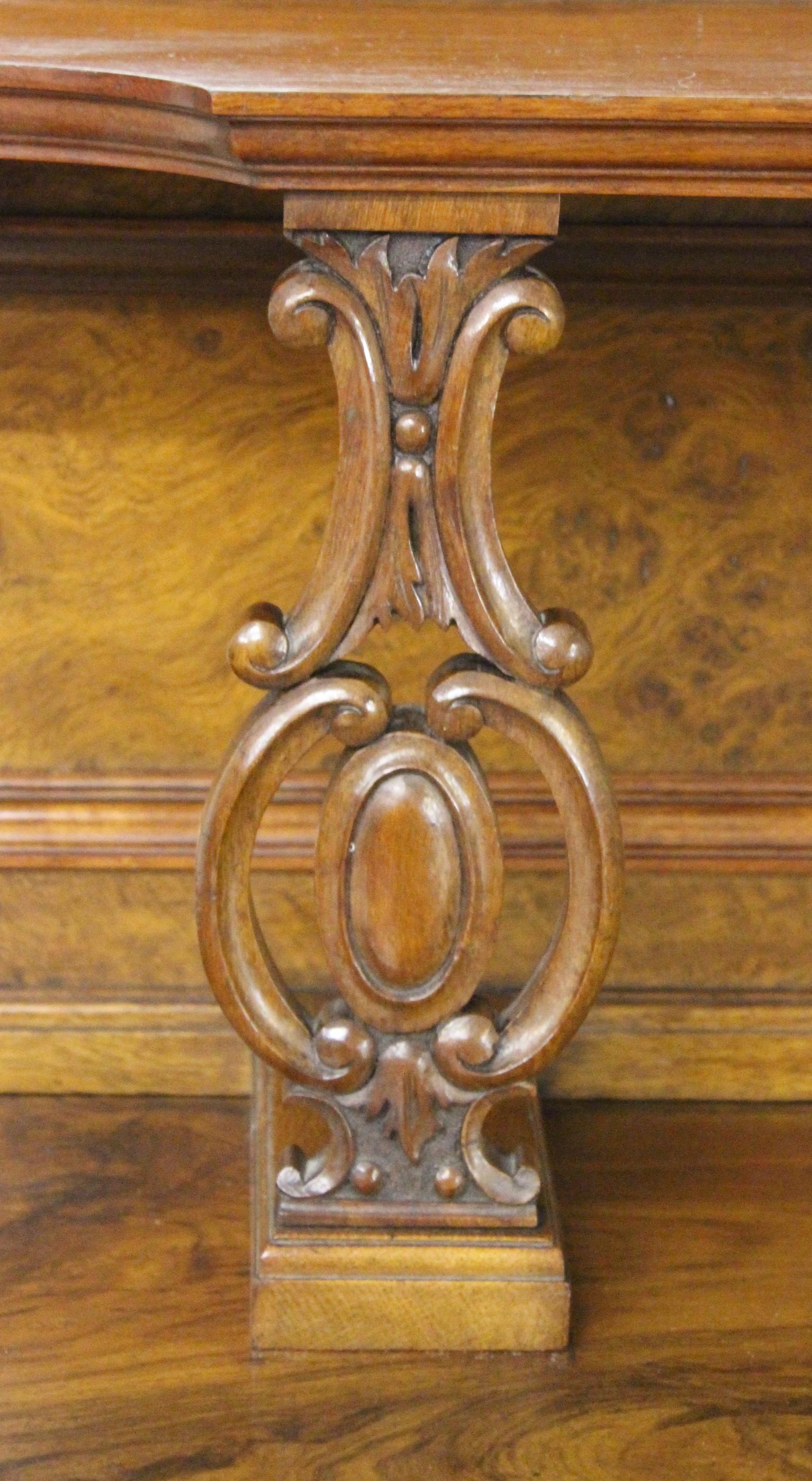 Scottish 19th Century Victorian Burr Walnut Sideboard For Sale 2