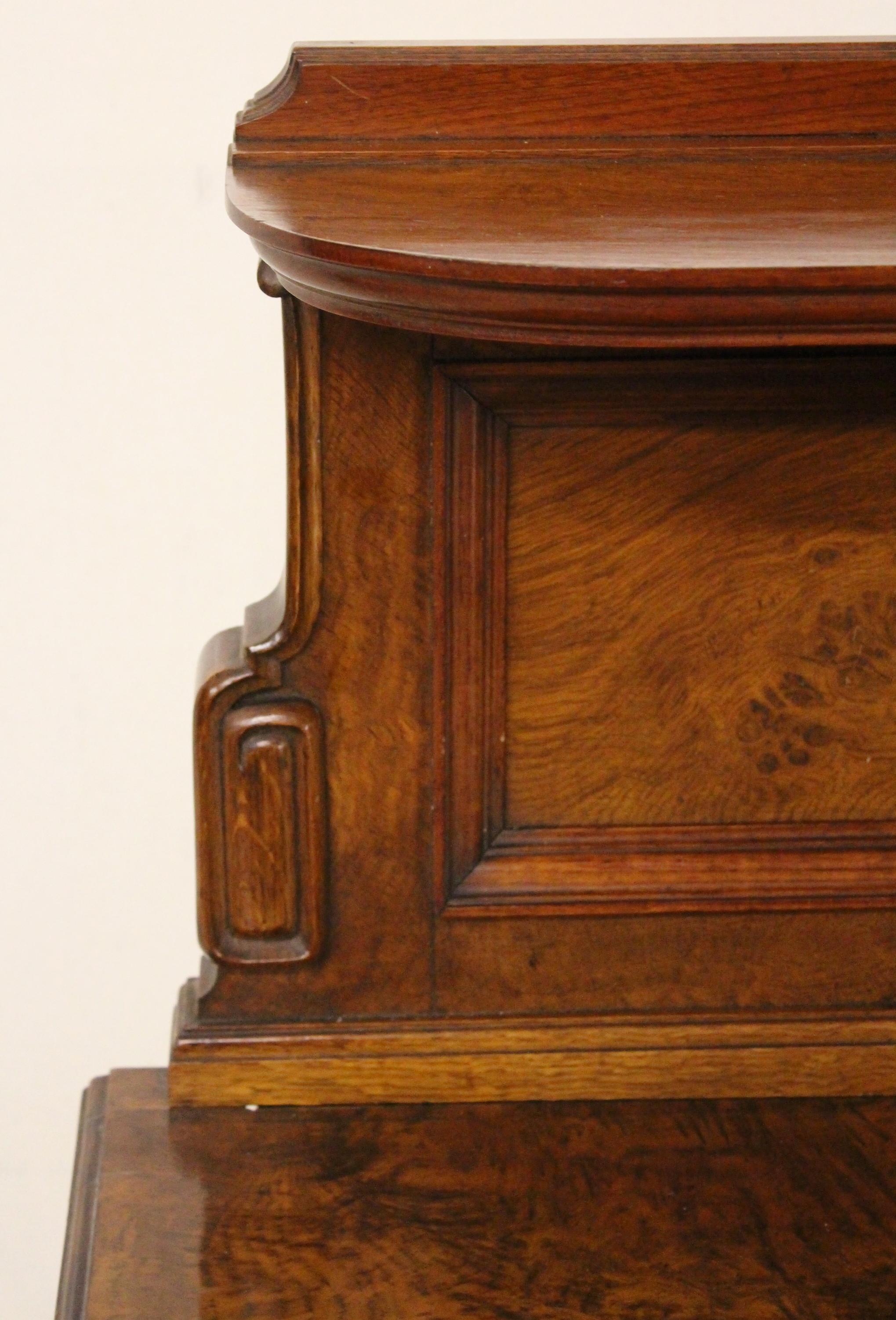 Scottish 19th Century Victorian Burr Walnut Sideboard For Sale 4