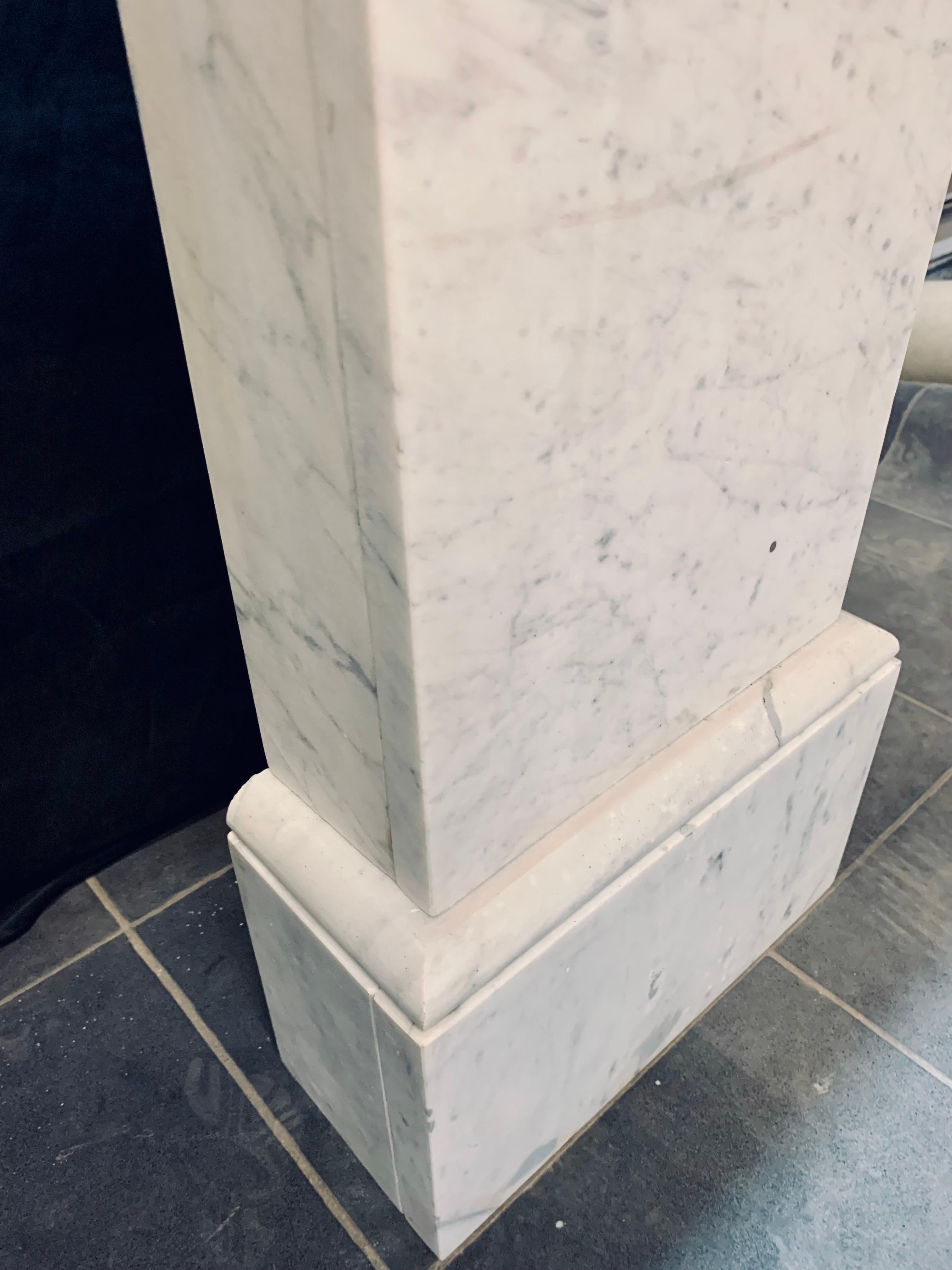 Scottish 19th Century Victorian Carrara Marble Fireplace Surround. For Sale 11