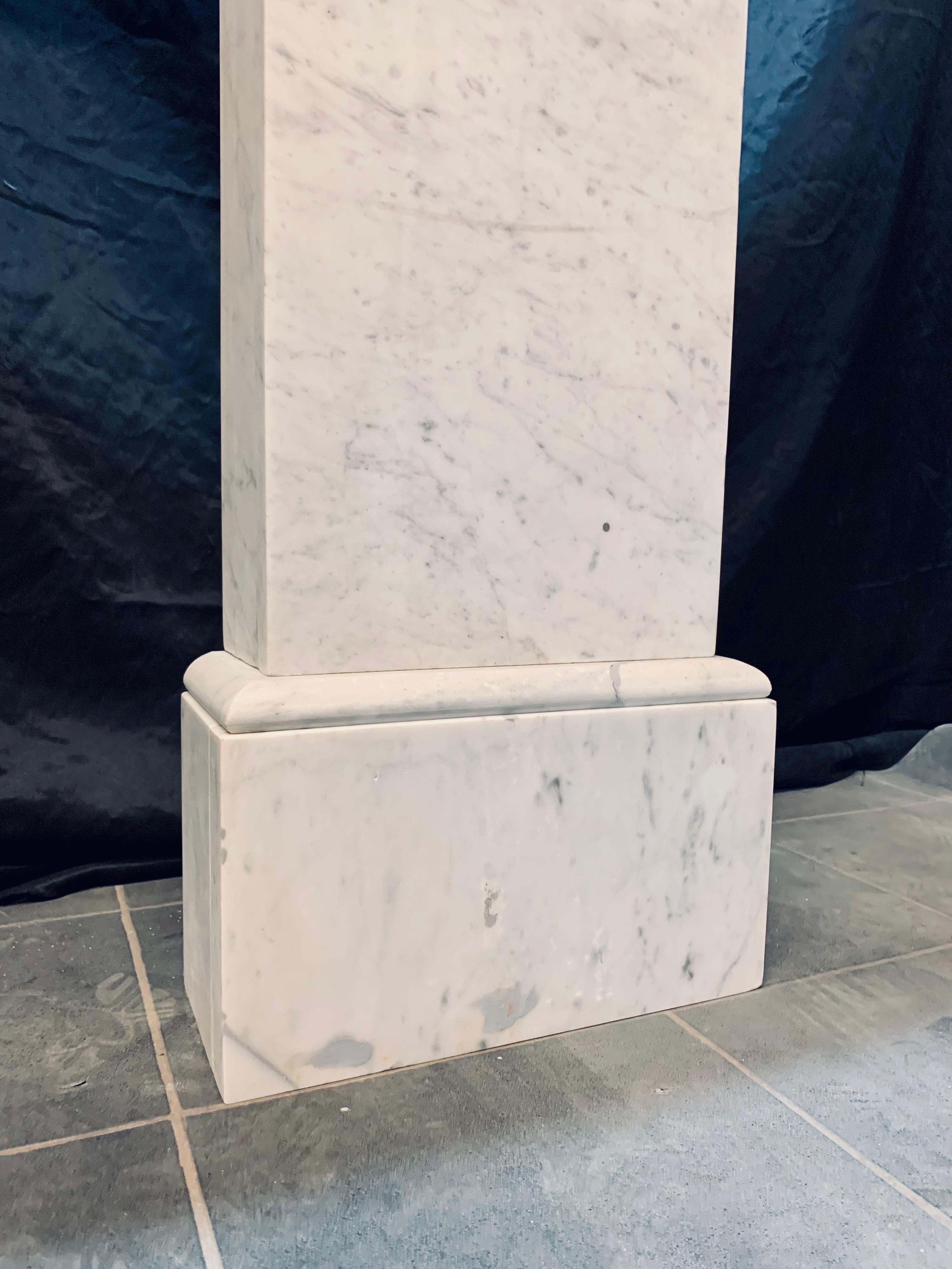 Scottish 19th Century Victorian Carrara Marble Fireplace Surround. For Sale 1