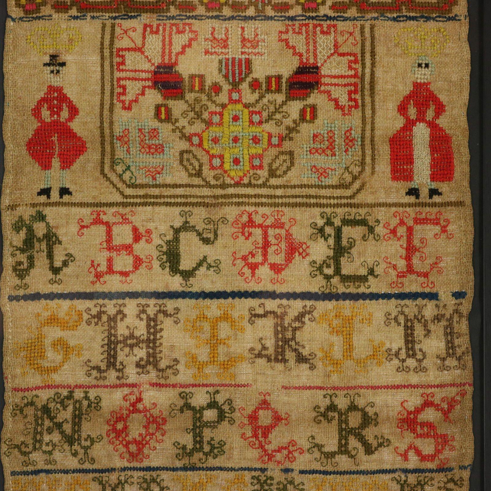 Scottish Antique Band Sampler, 1754 In Good Condition For Sale In Chelmsford, Essex