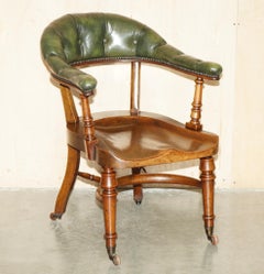 ANTIQUE SCOTTISH ViCTORIAN 1880 CHESTERFIELD CAPTAINS CHAIR EN BOIS DUR ET CUIR