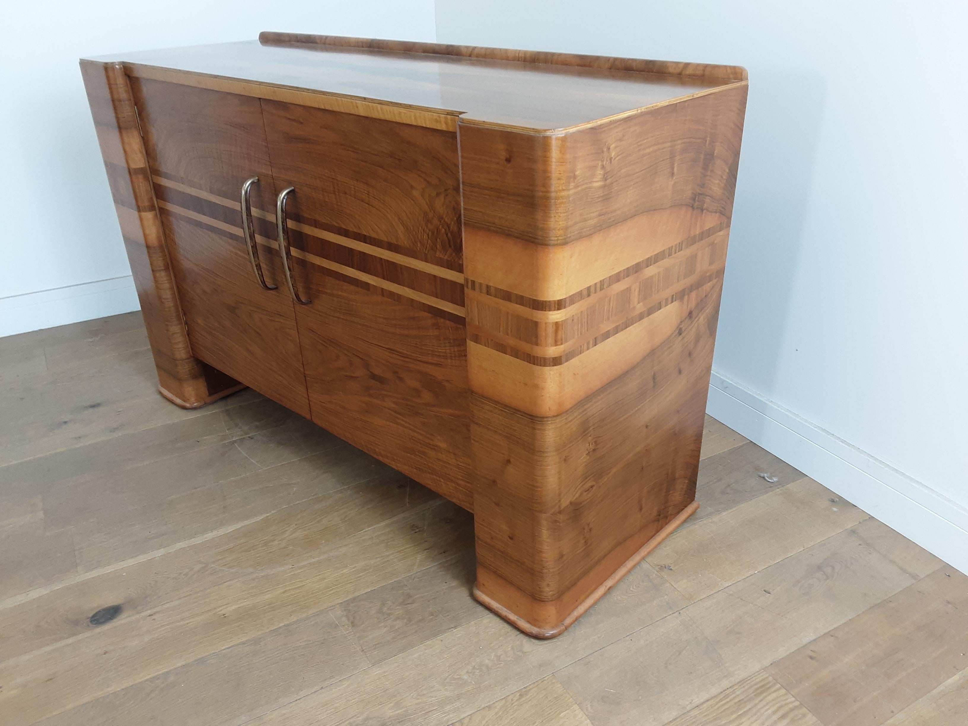 20th Century Scottish Art Deco Sideboard in a Golden Brown Walnut with a Modernist Design For Sale