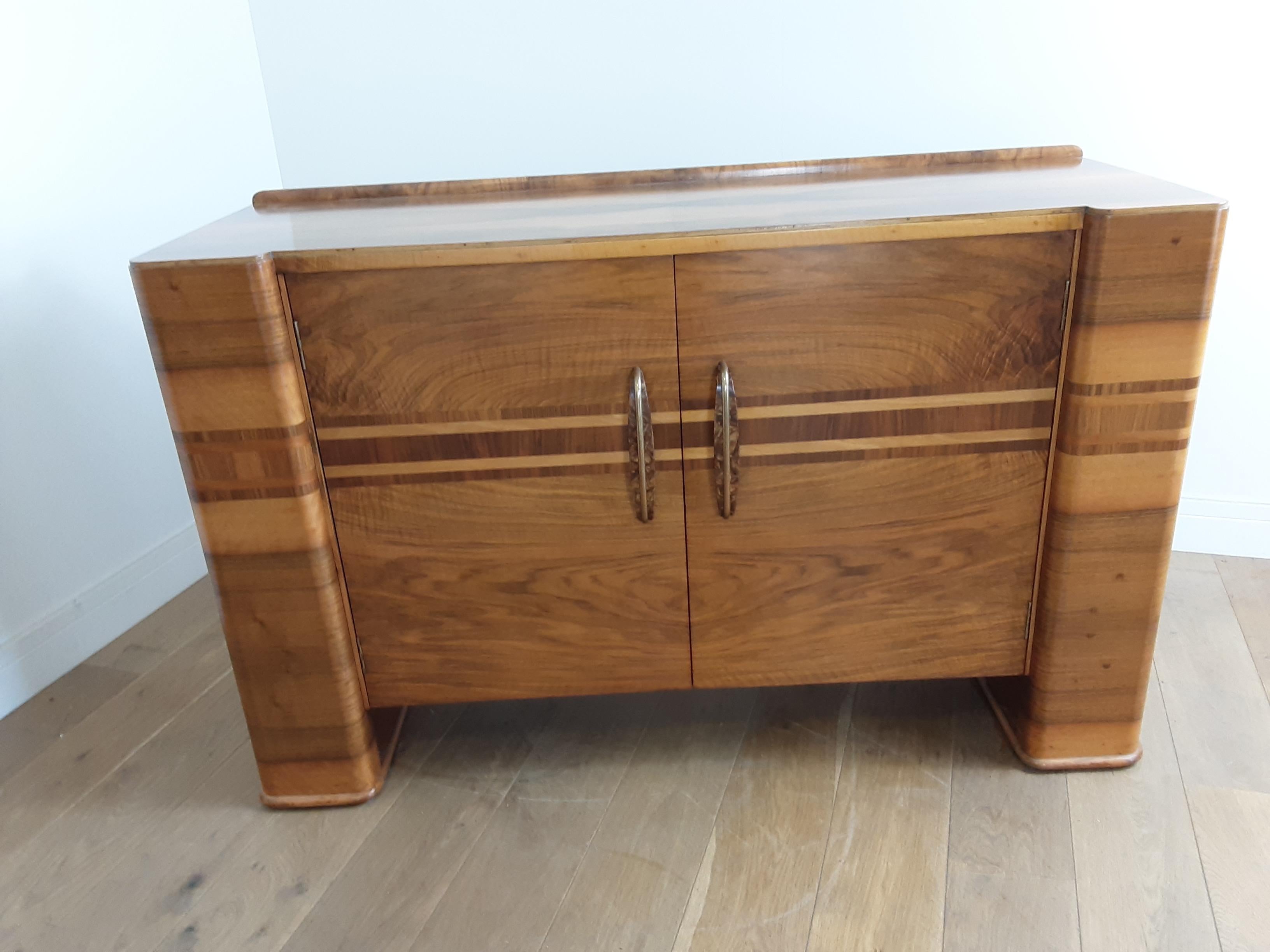 Scottish Art Deco Sideboard in a Golden Brown Walnut with a Modernist Design For Sale 4