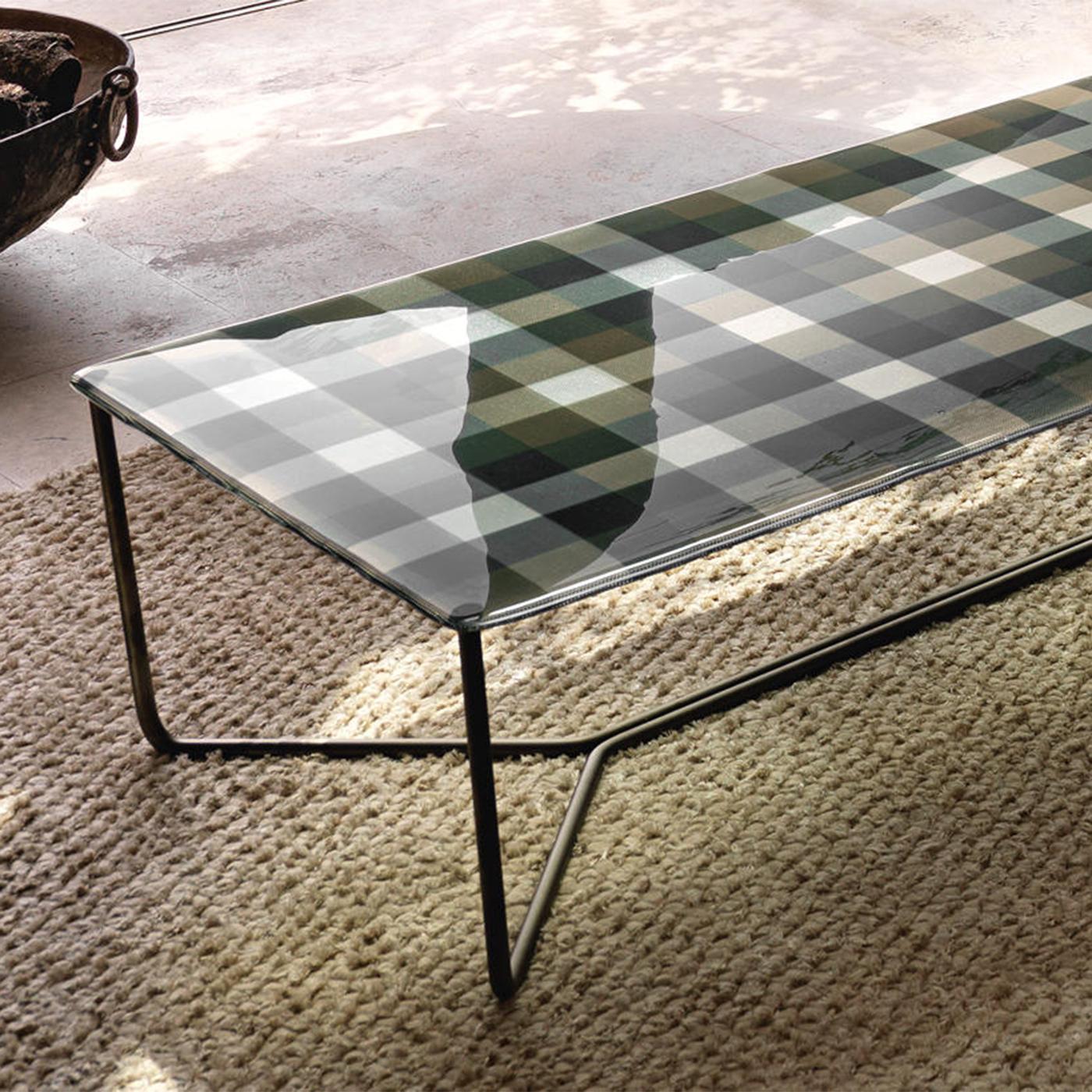 Scottish Coffee Table In New Condition For Sale In Paris, FR