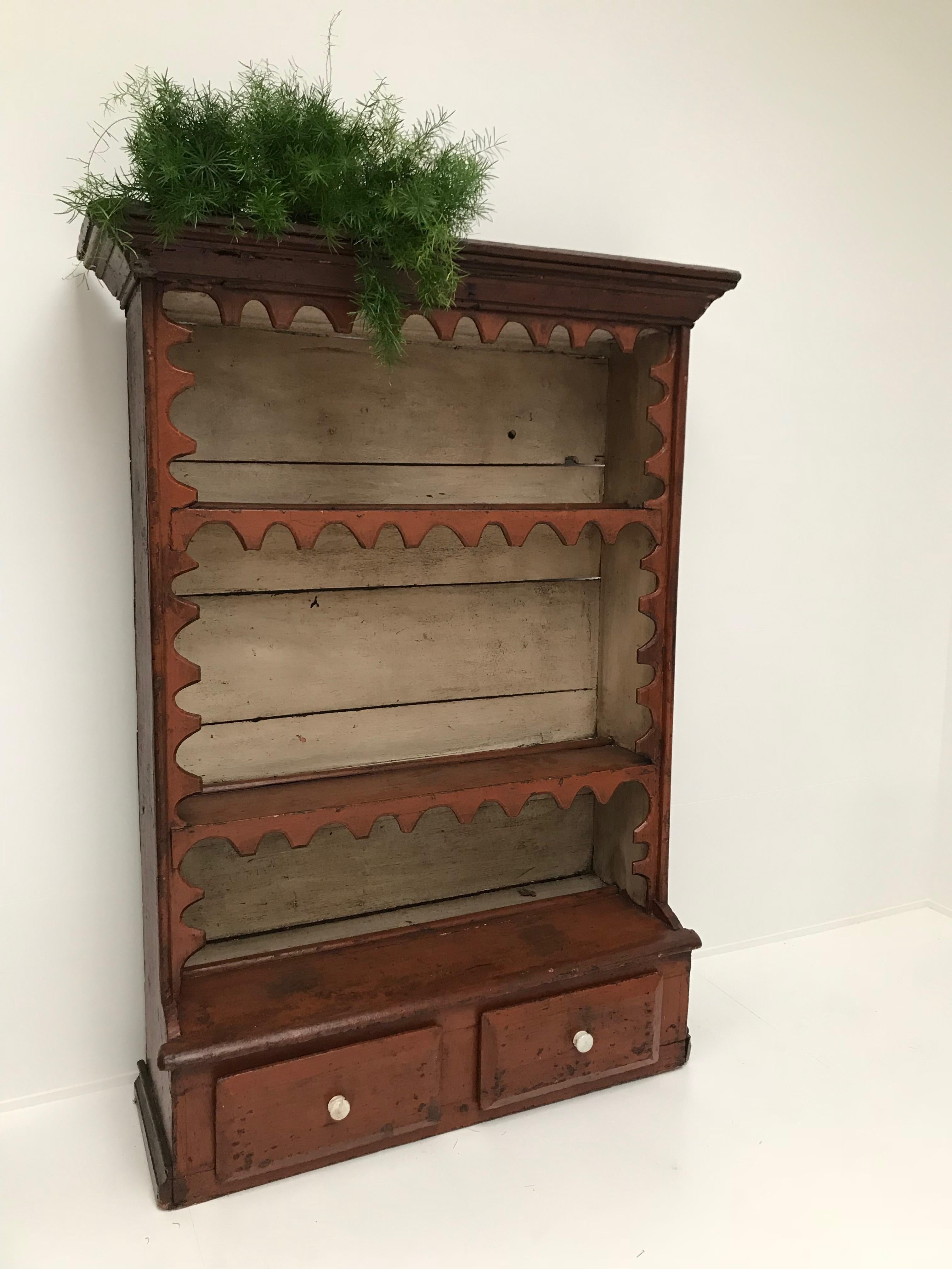 Antique Rustic Scottish Patinated Cupboard from a Kitchen In Good Condition For Sale In Schellebelle, BE