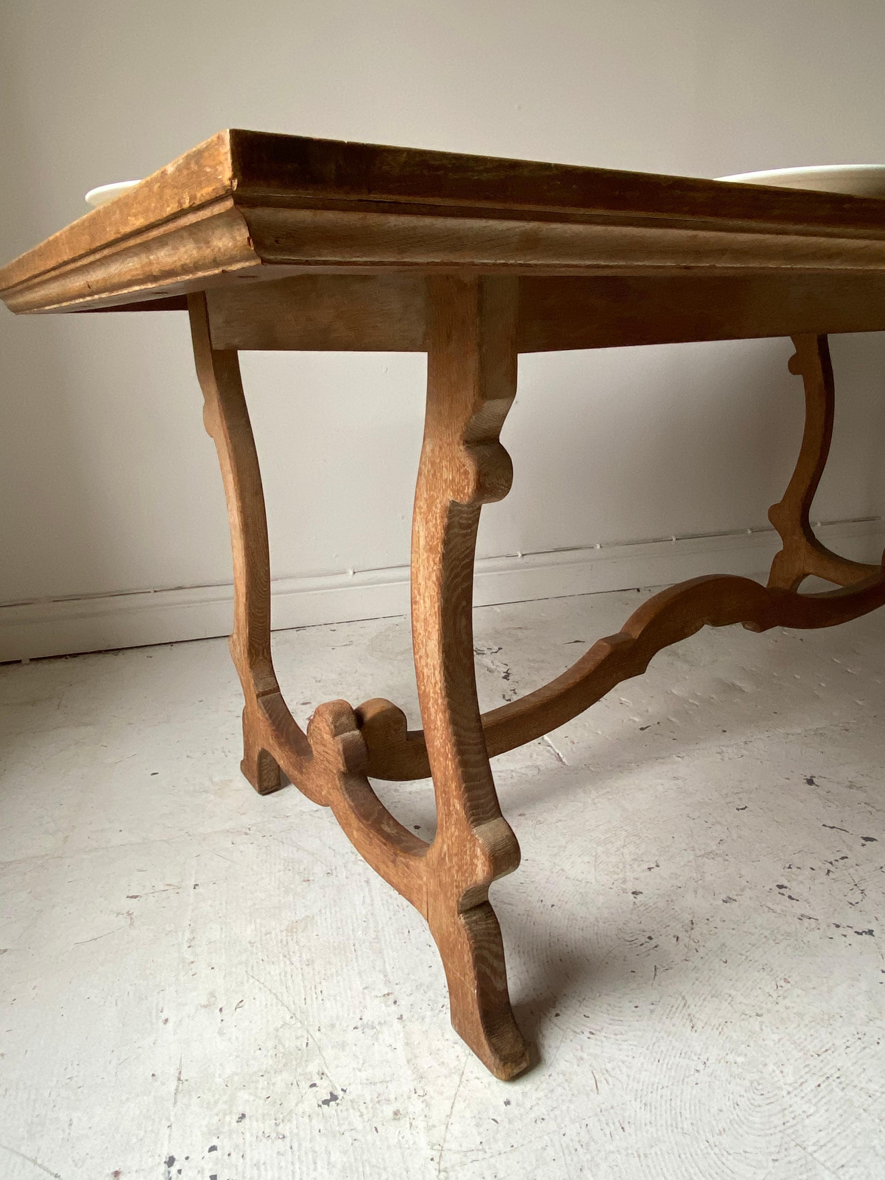 Scottish Dining Room Table in Limed Oak, circa 1900 In Good Condition In Somerton, GB