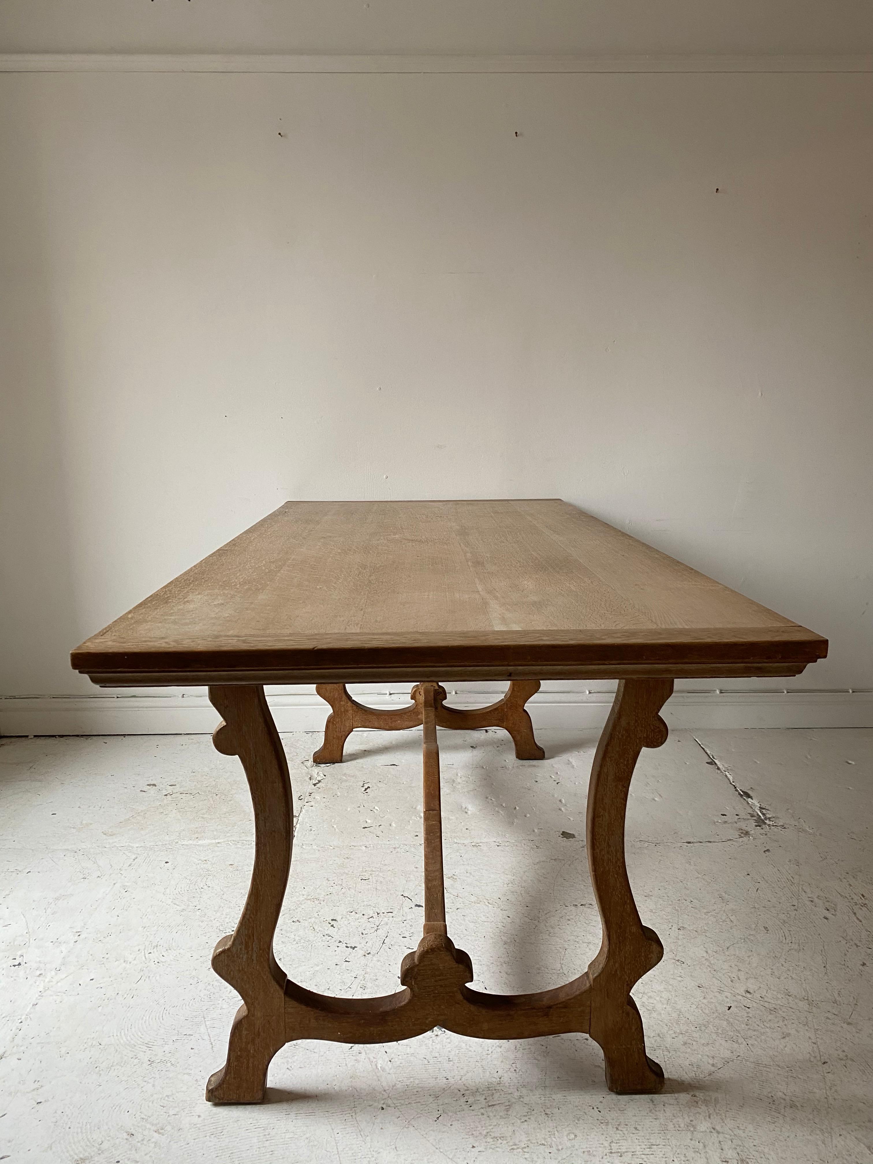 Scottish Dining Room Table in Limed Oak, circa 1900 3