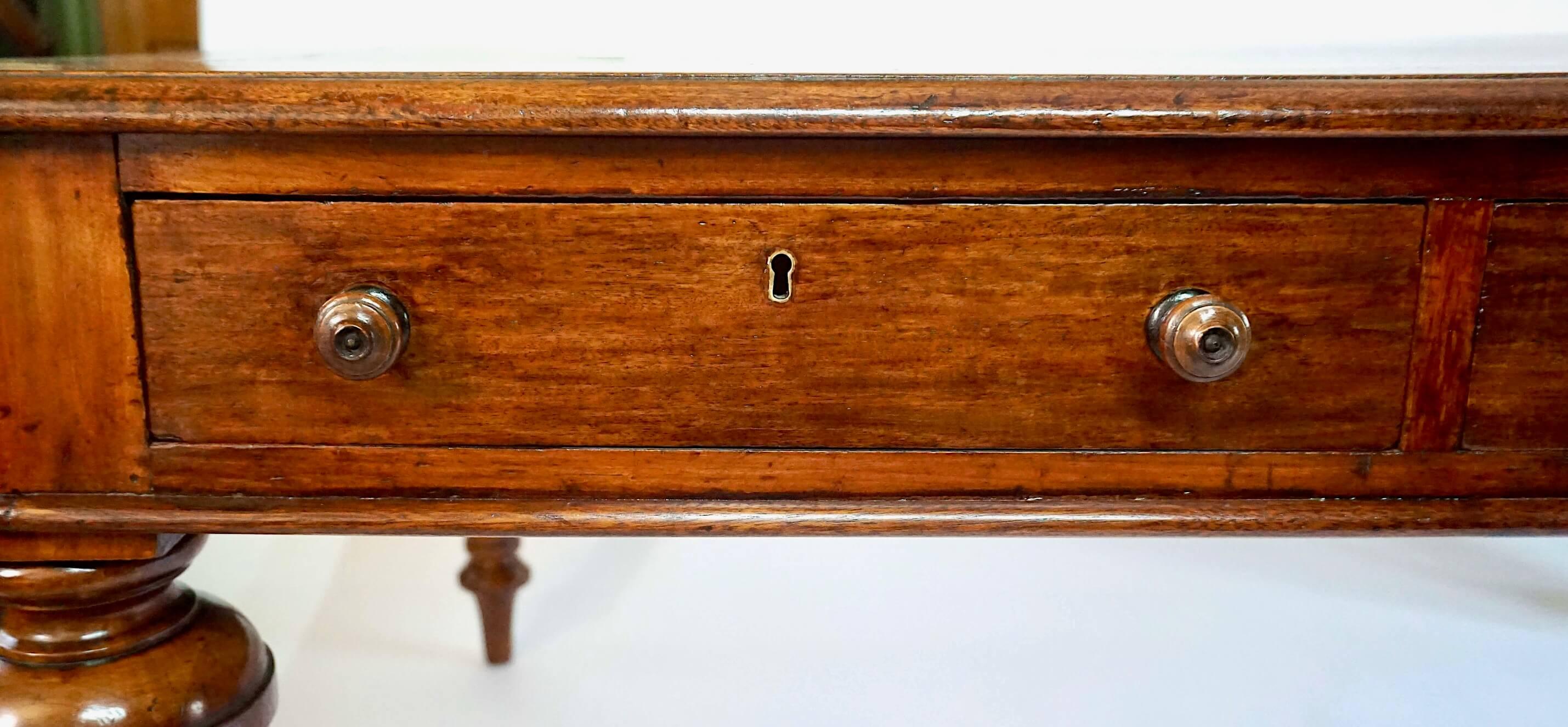 Scottish Double-Sided Mahogany Library Table of Large Scale, circa 1875 For Sale 11